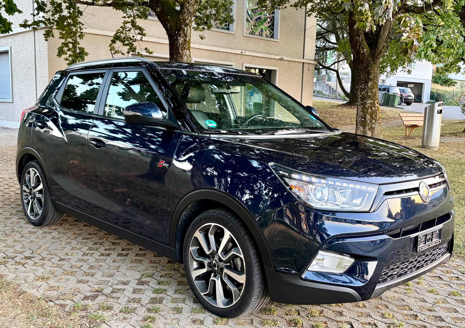 KGM-SsangYong Tivoli 1.6 e-XGi Sapphire 4WD Automatic-image-0