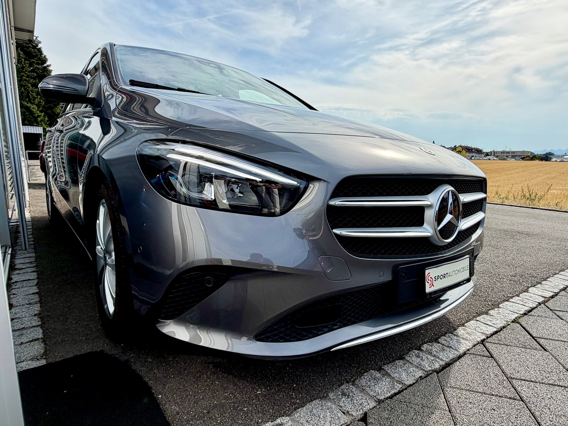 MERCEDES-BENZ B 200 Progressive 7G-DCT-image-5
