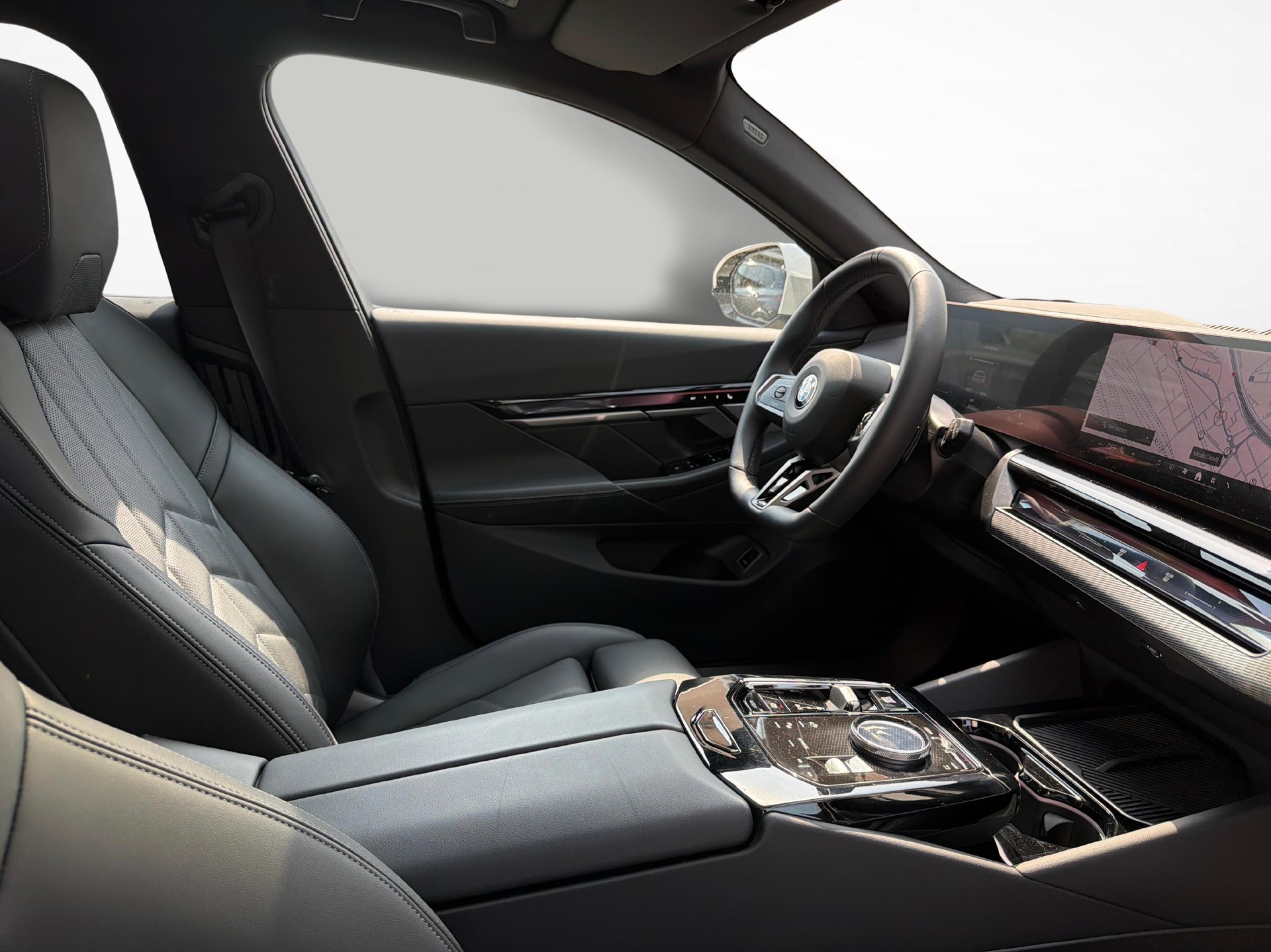 BMW 520d xDrive Touring-image-18