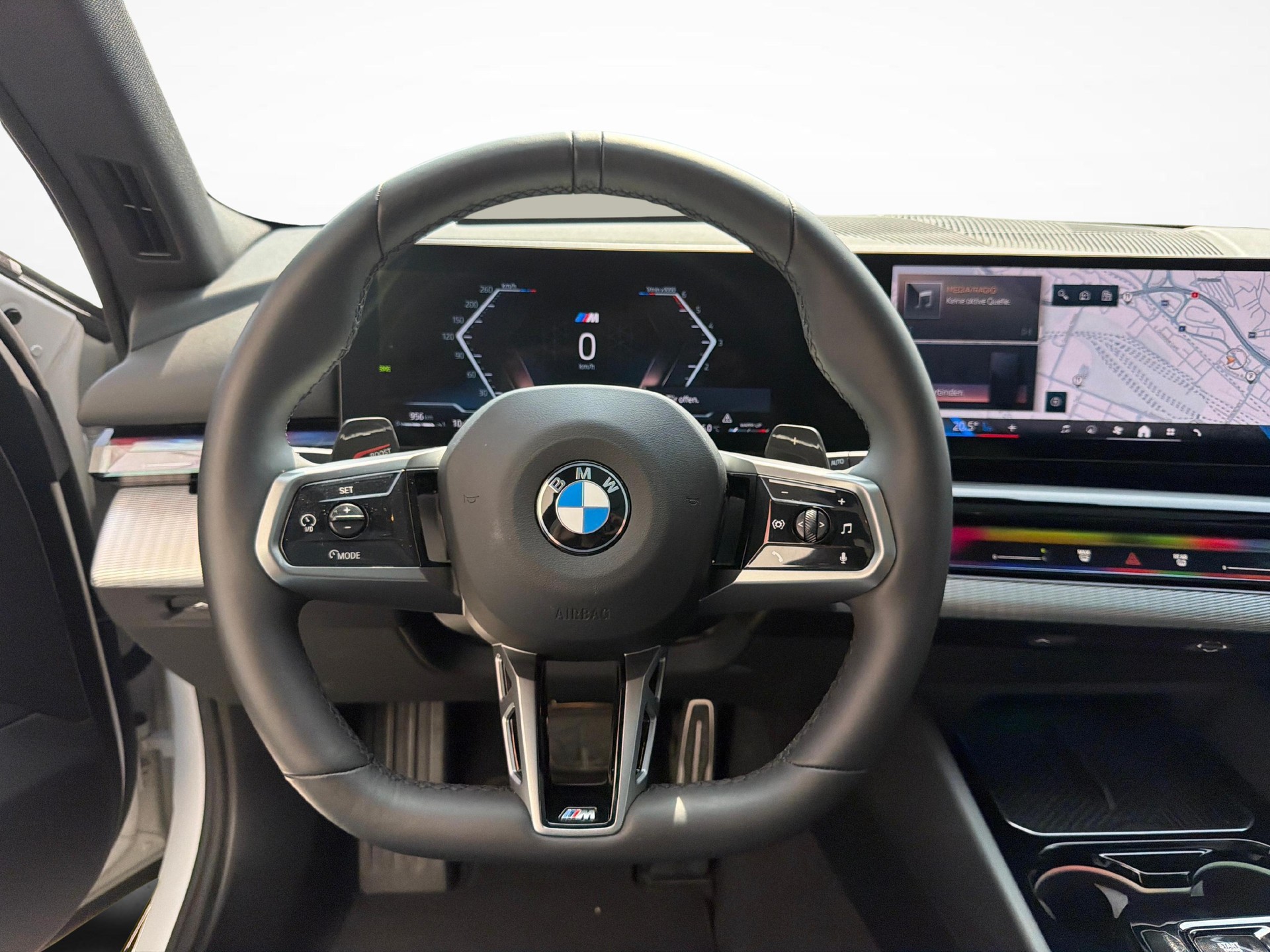 BMW 520d xDrive Touring-image-13