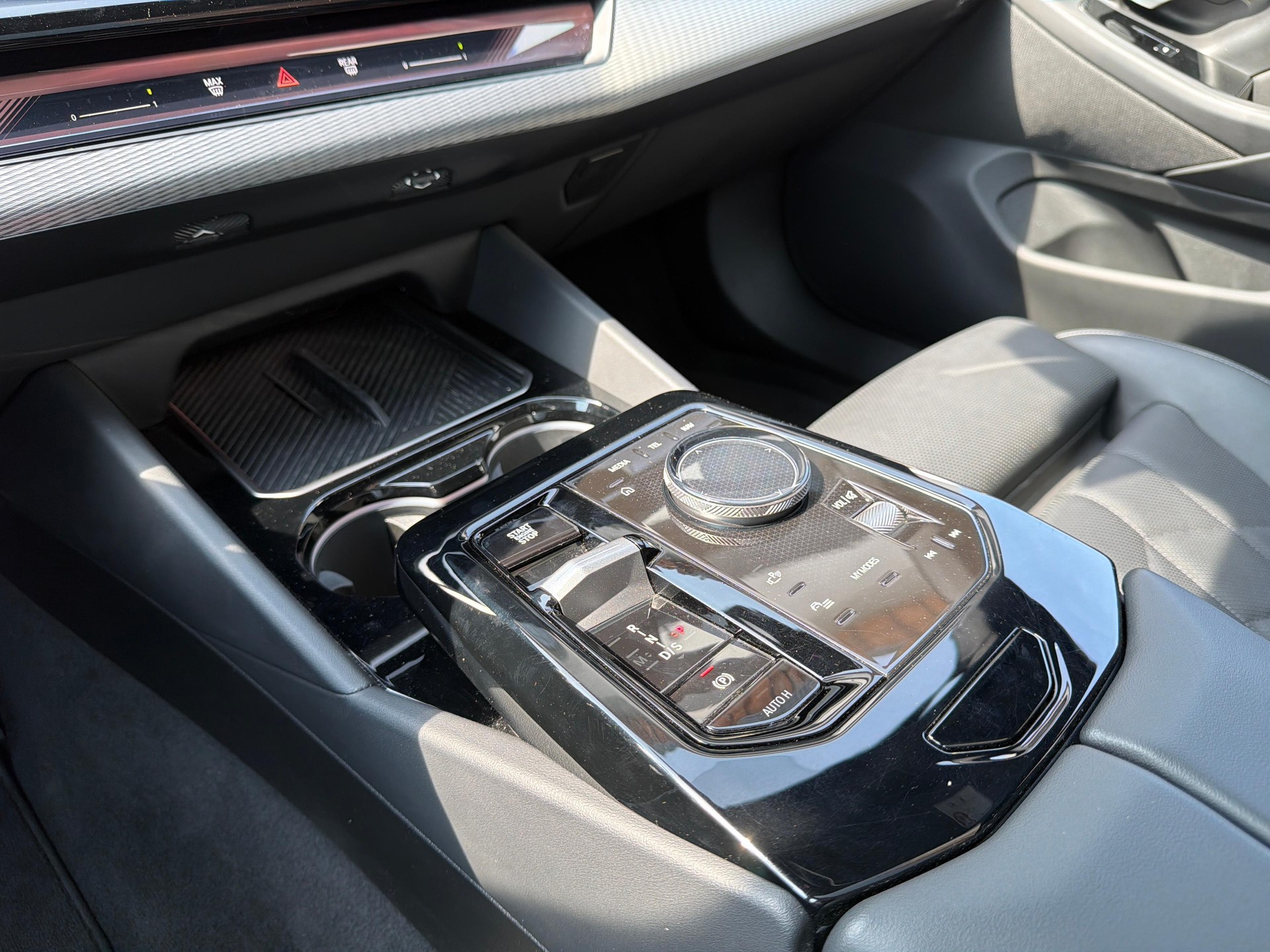 BMW 520d xDrive Touring-image-16