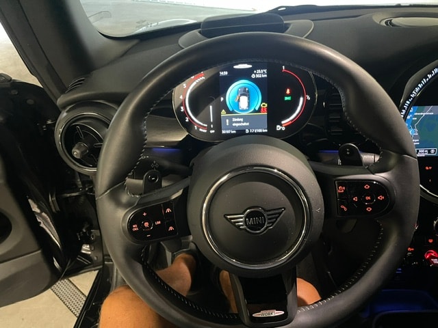 MINI Cooper John Cooper Works Steptronic-image-5