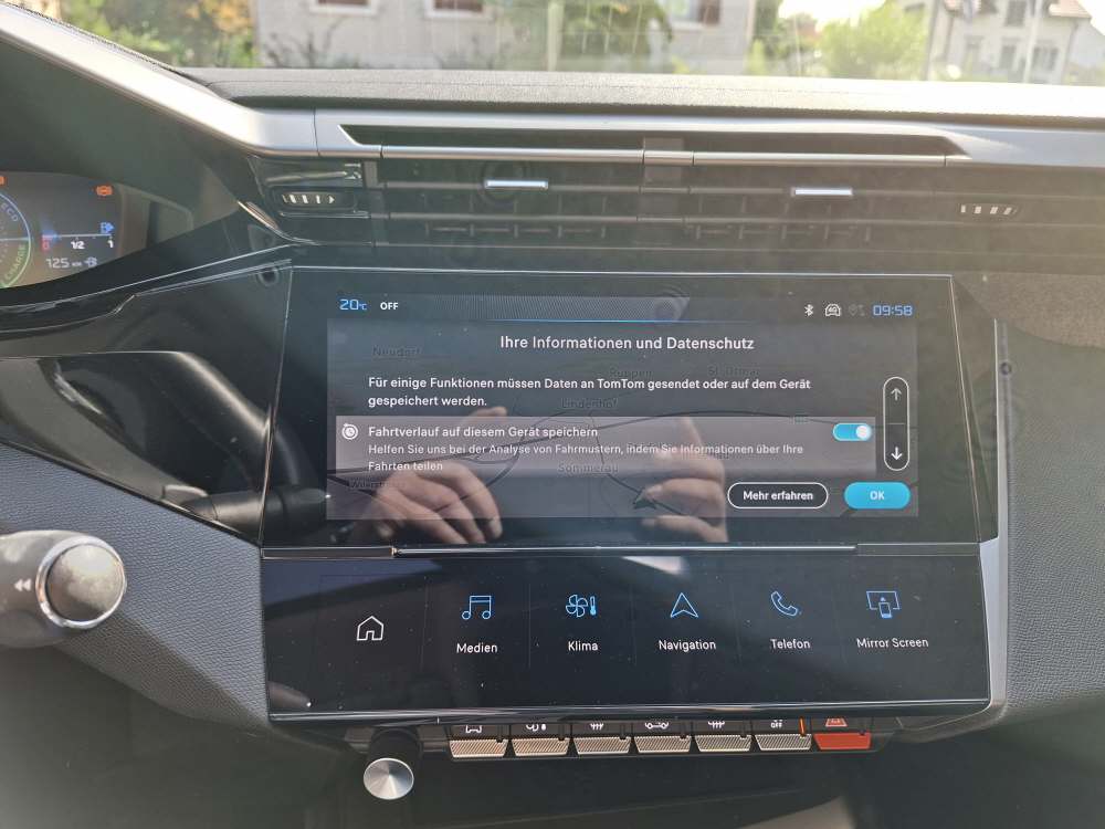 PEUGEOT 408 1.2 Hybrid Allure-image-14