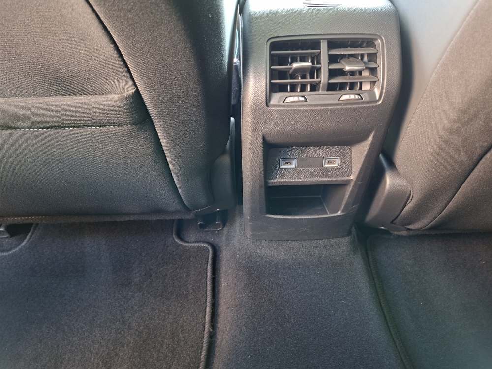 PEUGEOT 408 1.2 Hybrid Allure-image-13