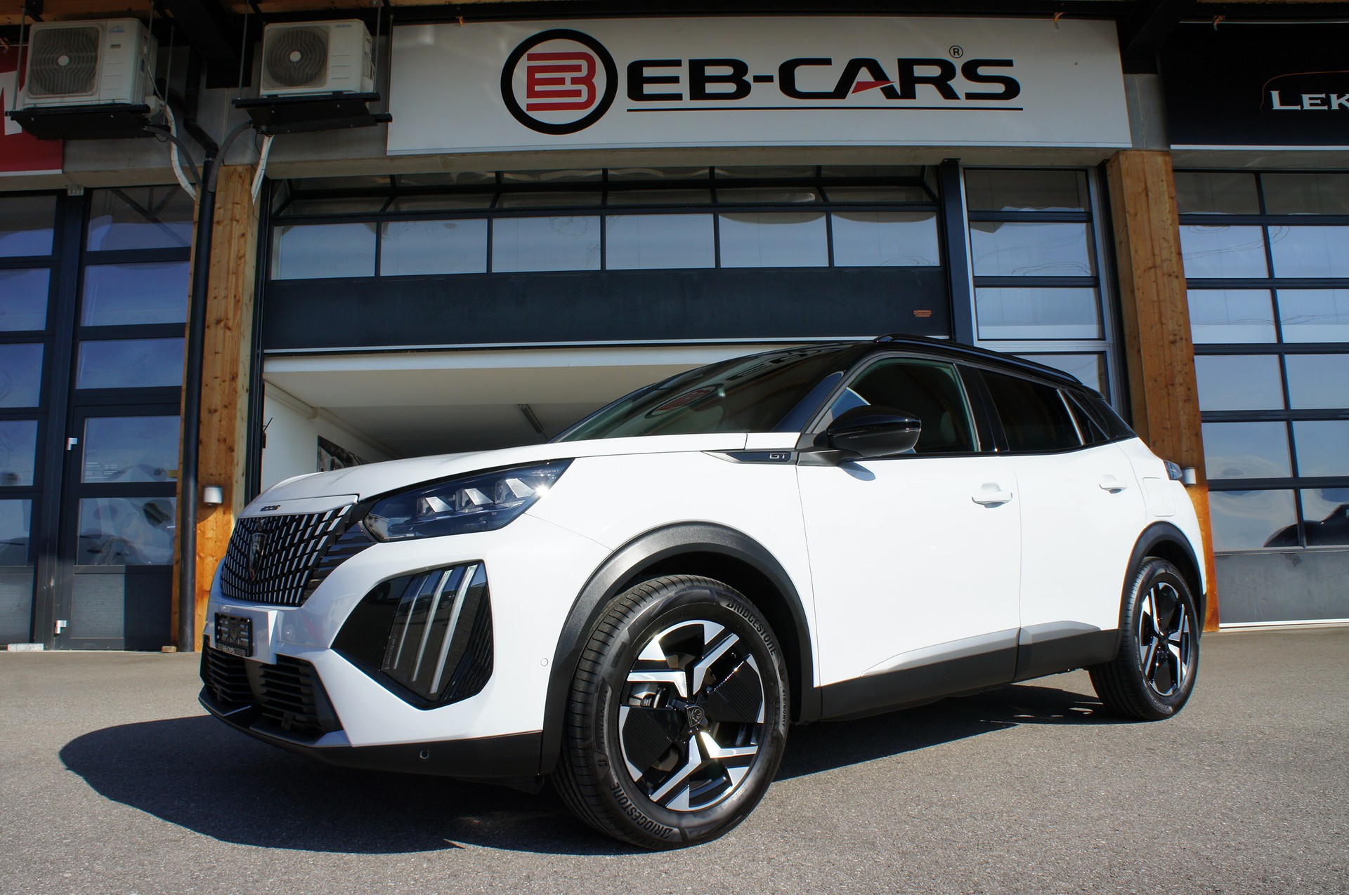 PEUGEOT 2008 1.2 145 MHEV GT-image-0