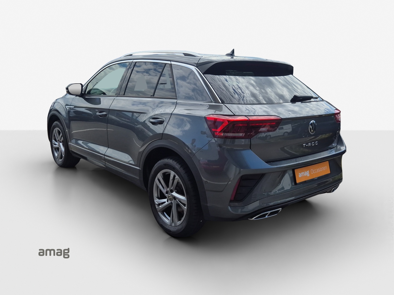 VW T-Roc 2.0 TSI R-Line DSG 4Motion-image-2