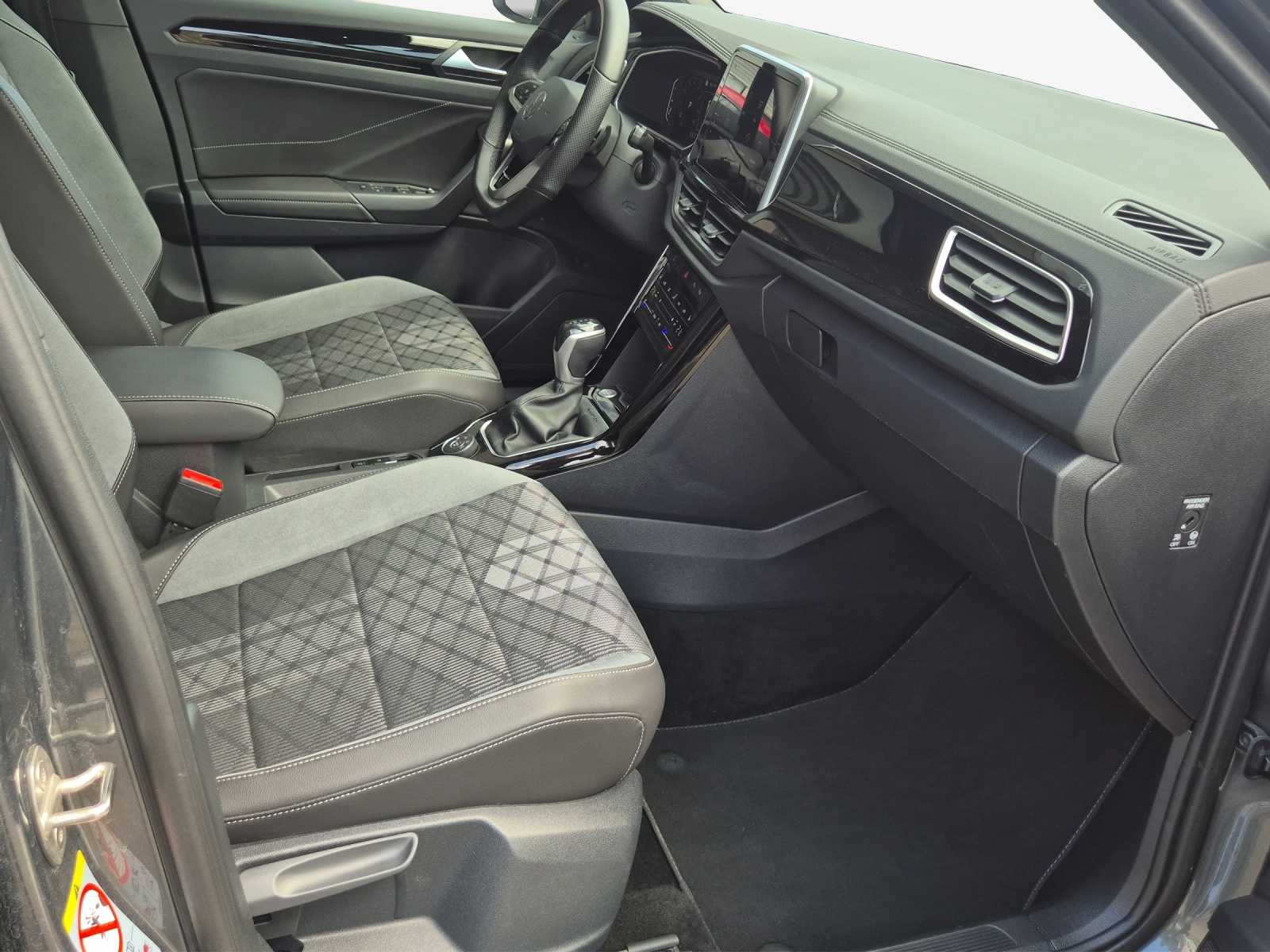 VW T-Roc 2.0 TSI R-Line DSG 4Motion-image-13