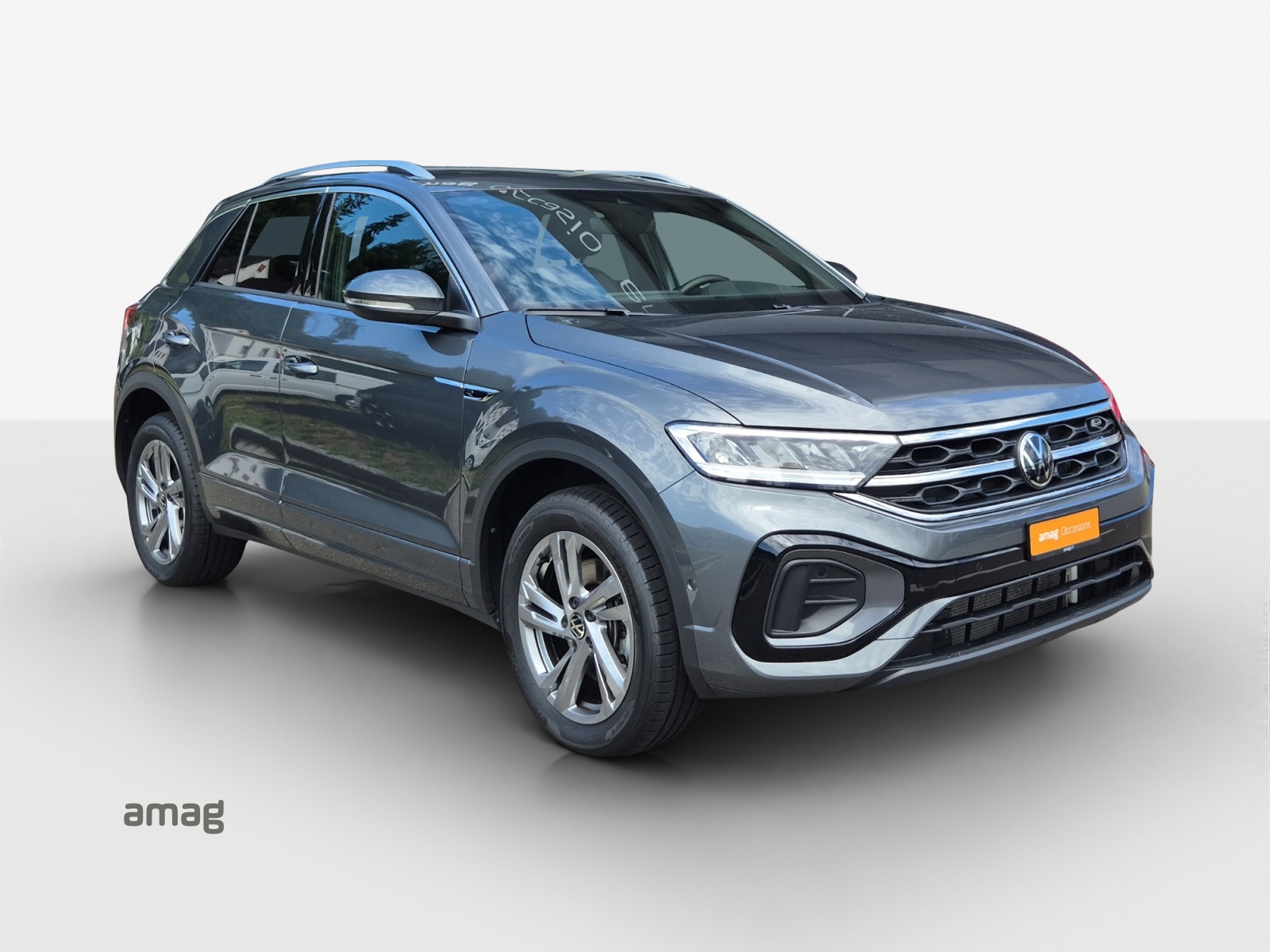 VW T-Roc 2.0 TSI R-Line DSG 4Motion-image-5