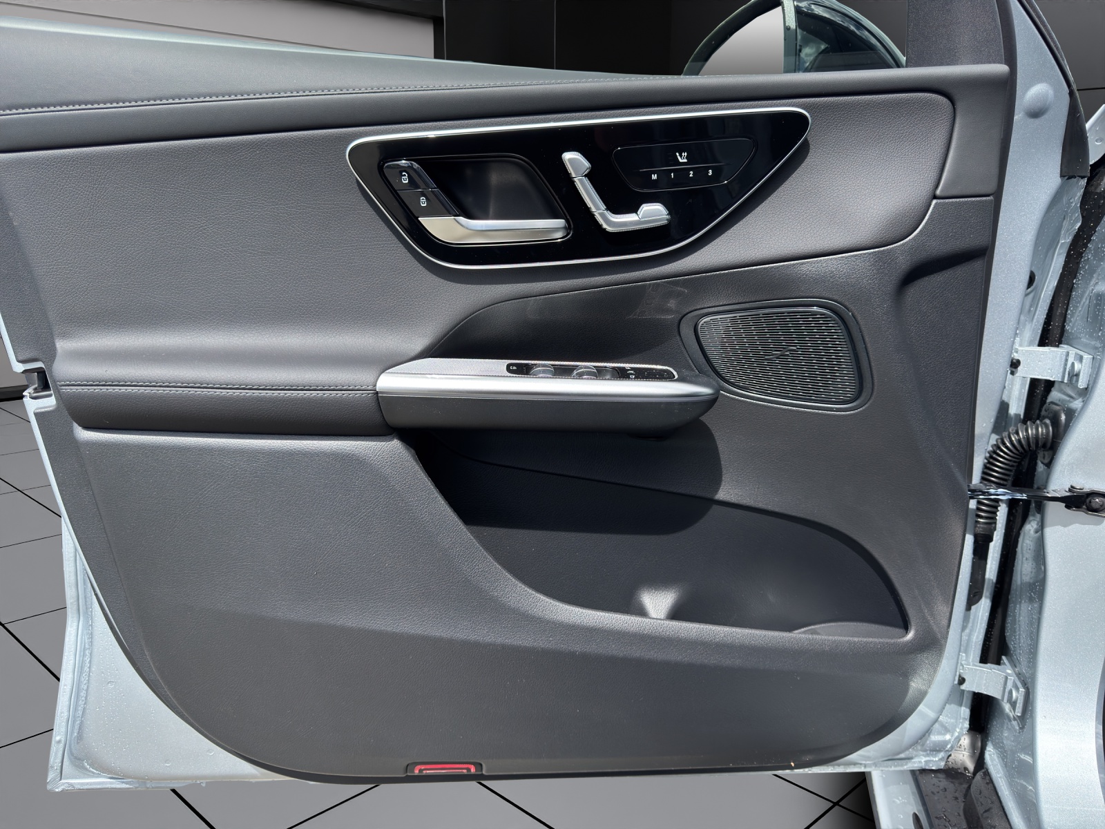 MERCEDES-BENZ GLC 220 d 4Matic 9G-Tronic-image-12