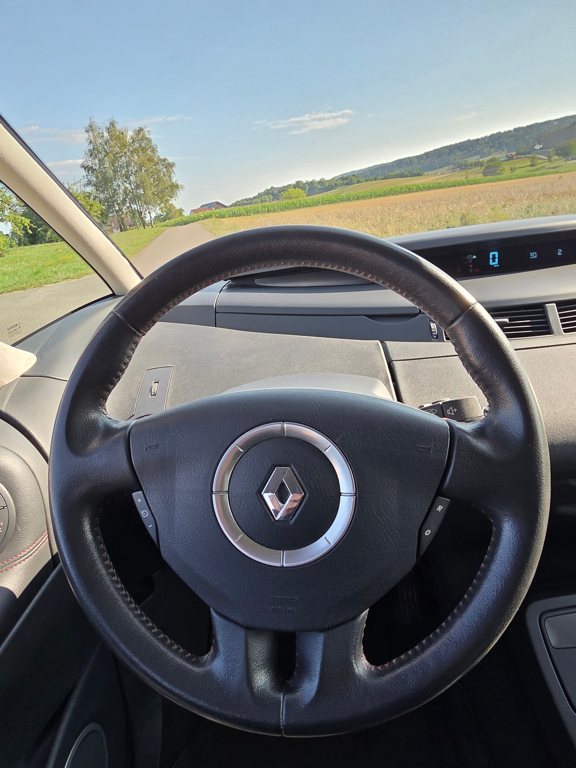 RENAULT Grand Espace 2.0 Turbo Dynamique-image-11