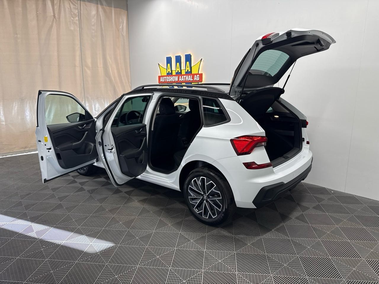SKODA Kamiq 1.0 TSI Selection Black Pack-image-10