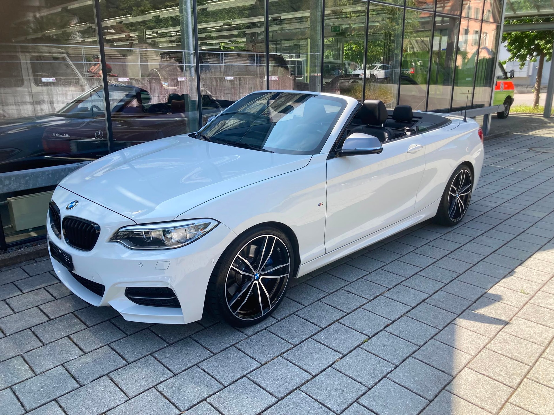 BMW M235i xDrive Steptronic-image-0