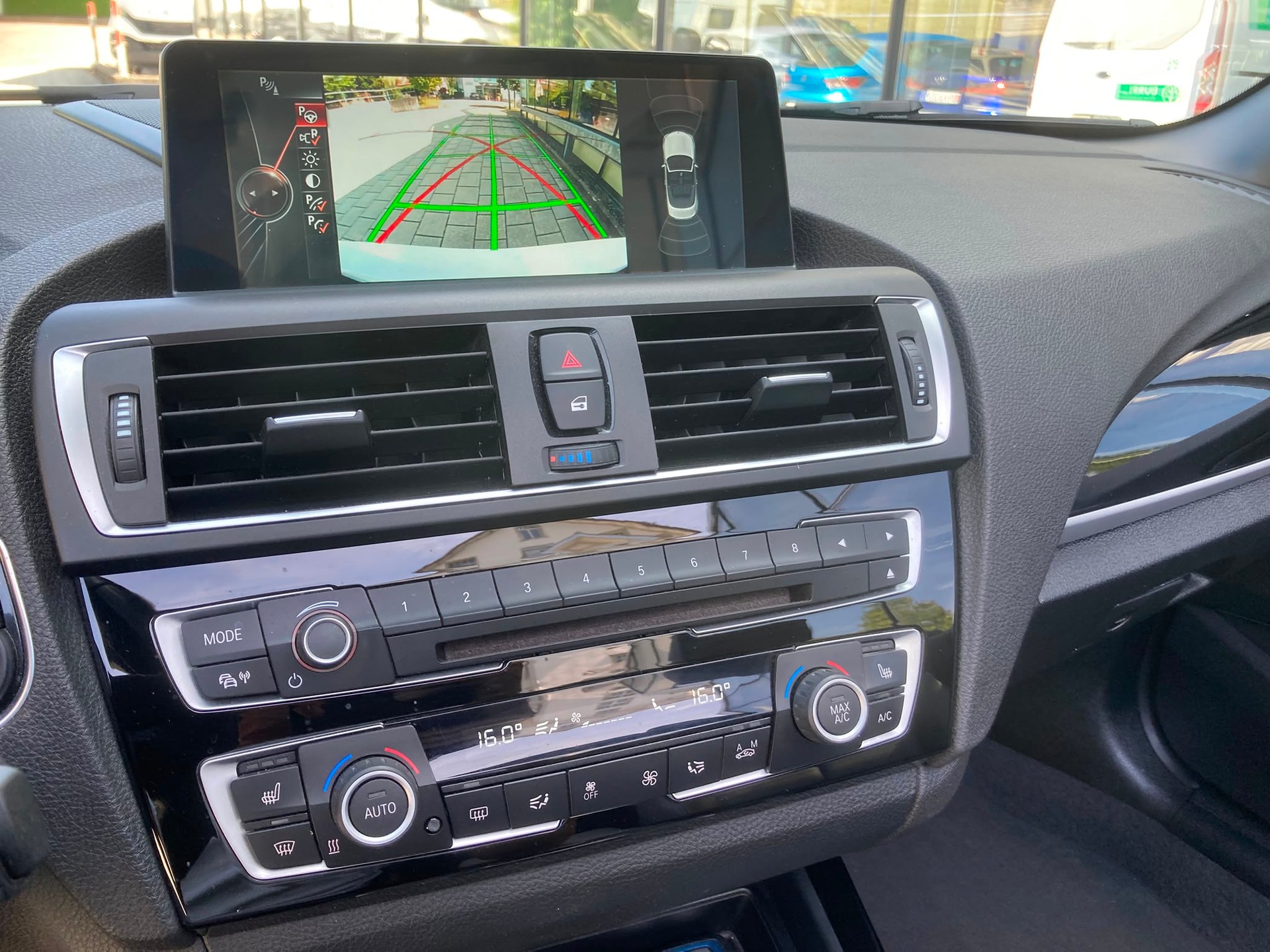 BMW M235i xDrive Steptronic-image-13