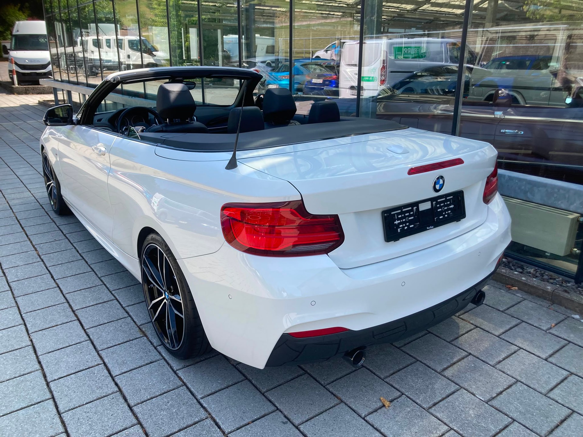 BMW M235i xDrive Steptronic-image-4