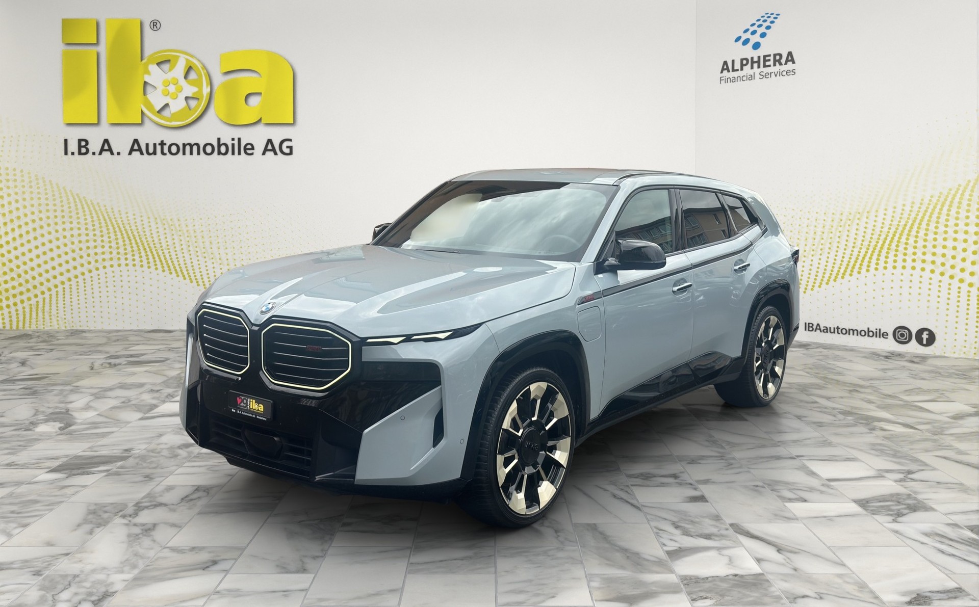 BMW XM xDrive PHEV Label (CH) INDIVIDUAL M Driver's Package-image-0