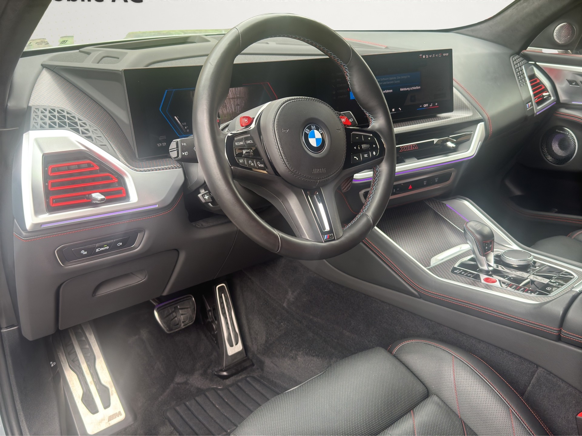 BMW XM xDrive PHEV Label (CH) INDIVIDUAL M Driver's Package-image-10