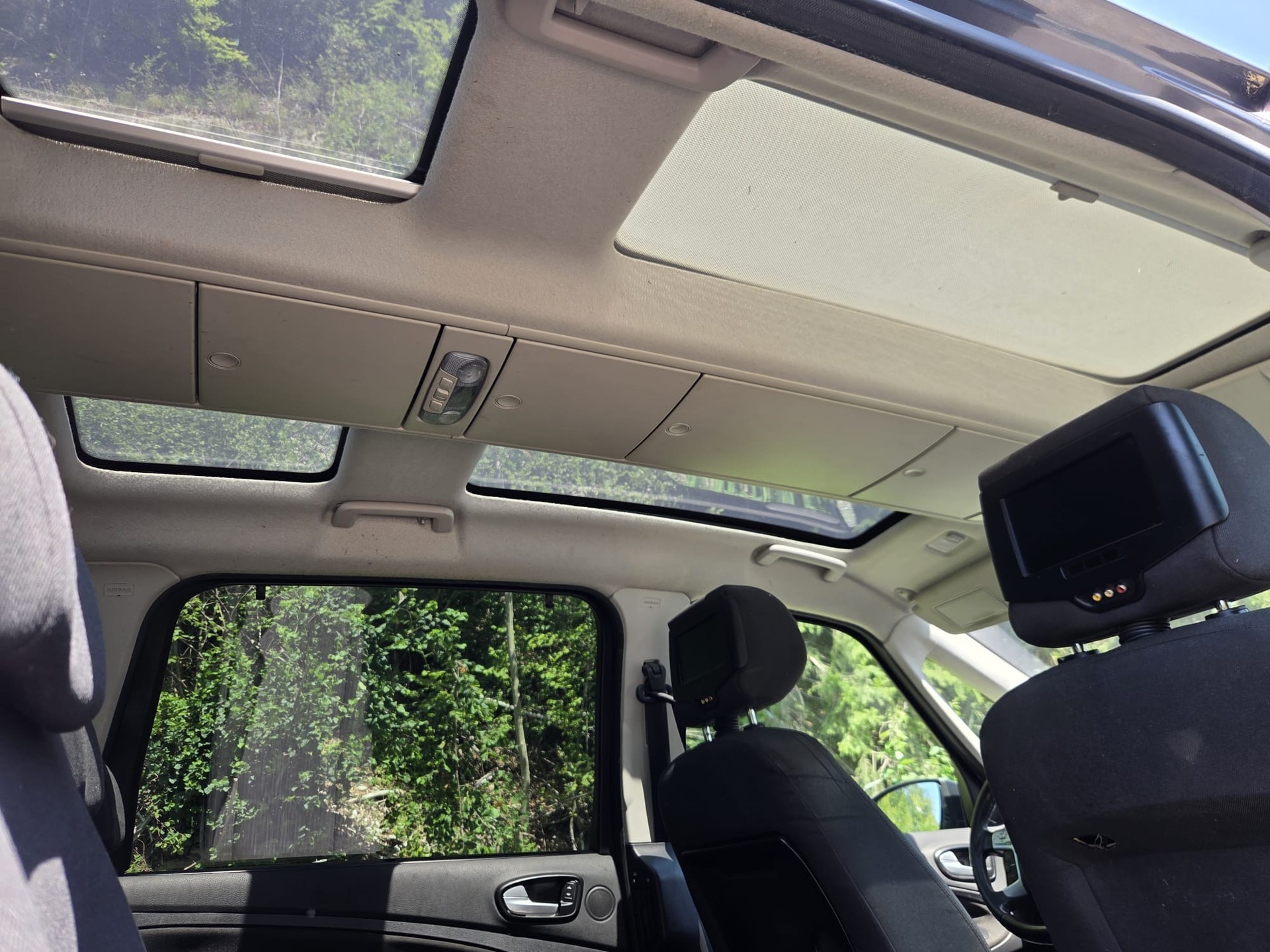 FORD Galaxy 2.0 TDCi Titanium-image-12