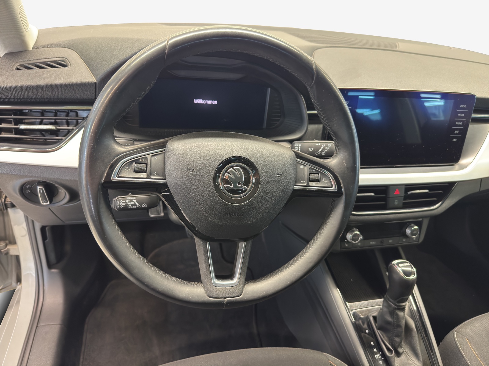 SKODA Scala 1.5 TSI ACT Ambition DSG-image-9