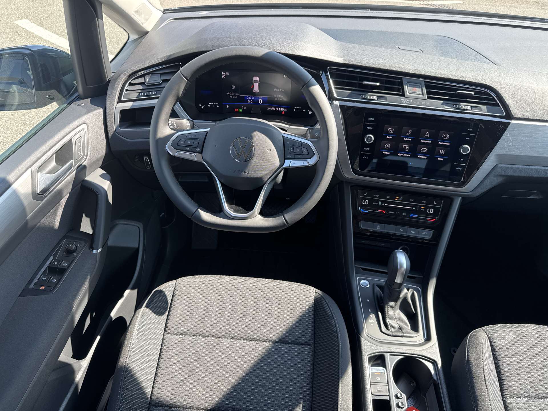 VW Touran 1.5 TSi EVO Comfortline Edition DSG-Automat 7-Plätzer-image-4