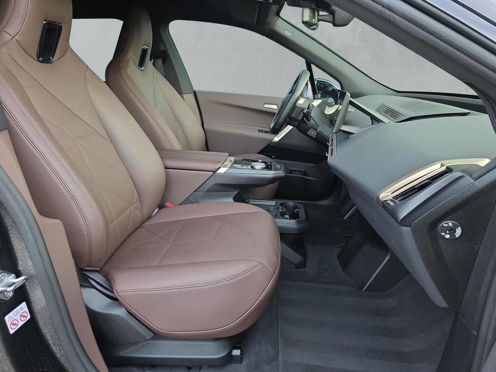BMW iX xDrive40 M Sport i20 (CH) AHK 2.5T ** Action de Leasing à 0.9% **-image-13