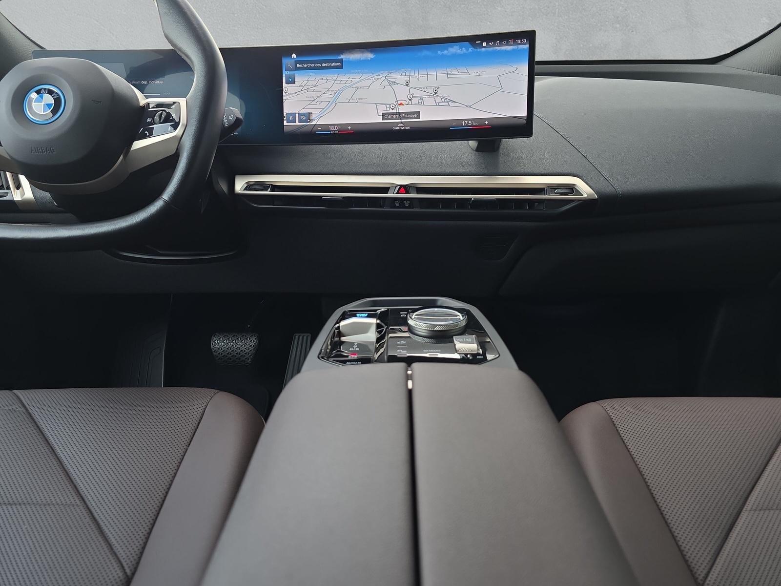 BMW iX xDrive40 M Sport i20 (CH) AHK 2.5T ** Action de Leasing à 0.9% **-image-18