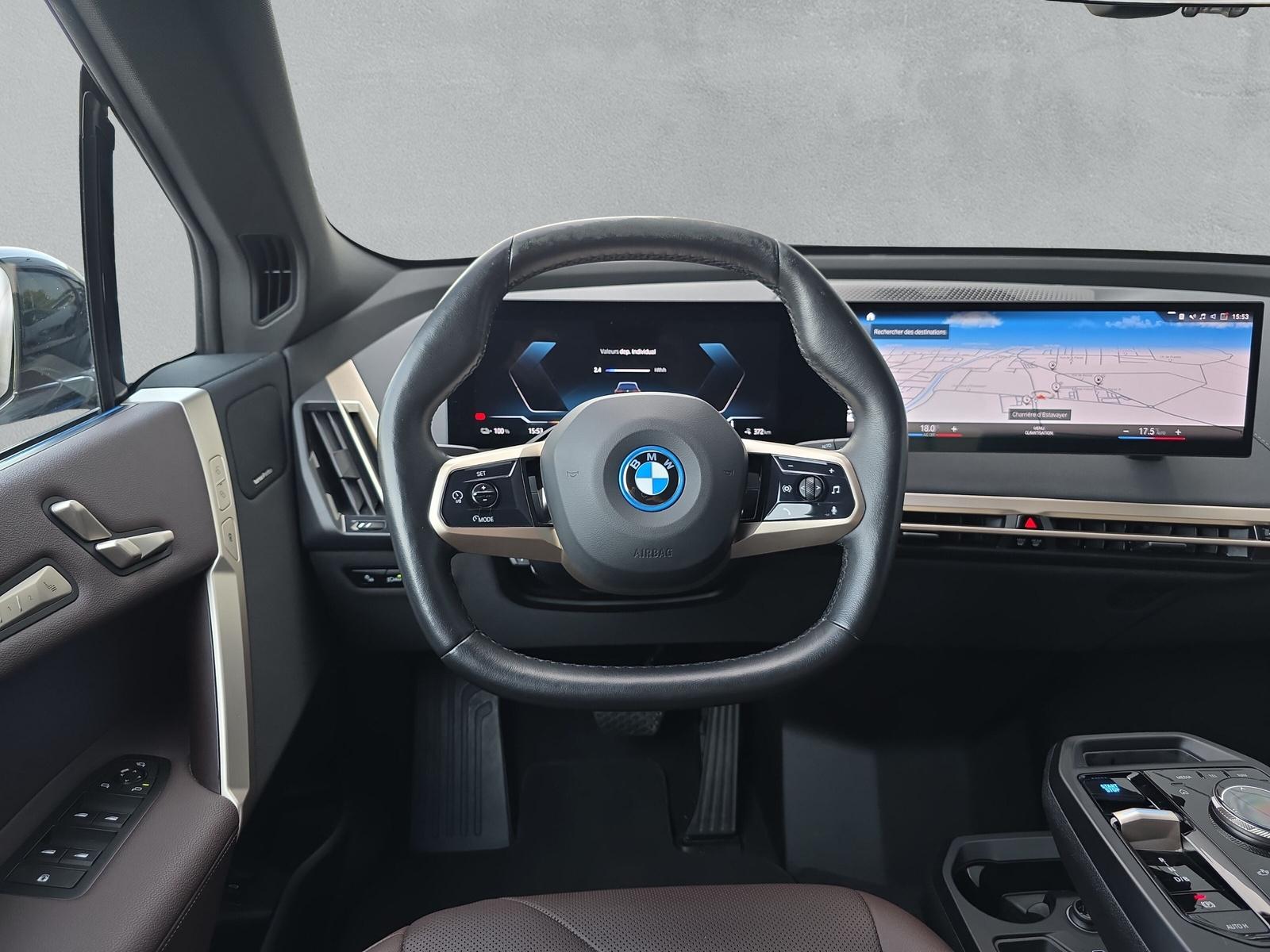 BMW iX xDrive40 M Sport i20 (CH) AHK 2.5T ** Action de Leasing à 0.9% **-image-21