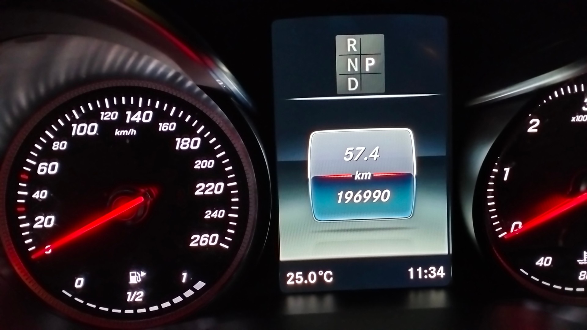 MERCEDES-BENZ GLC 350 d AMG Line 4m-image-6