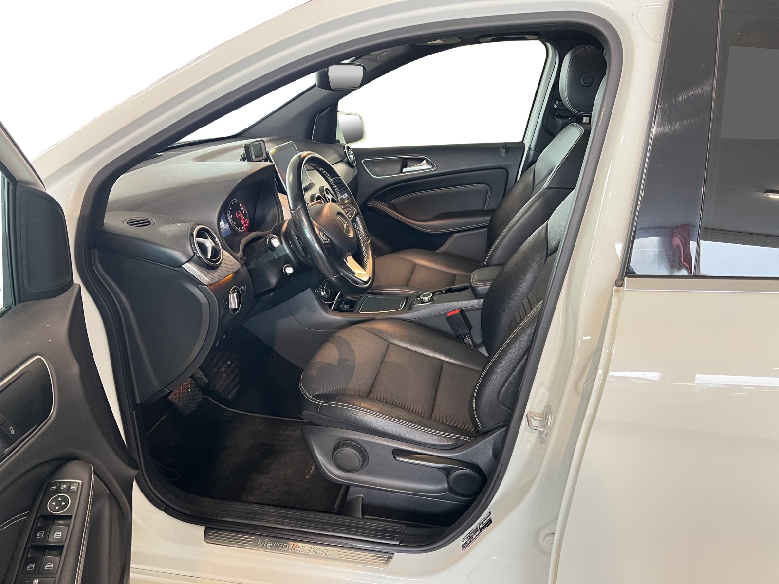 MERCEDES-BENZ B 200 Urban 7G-DCT-image-10