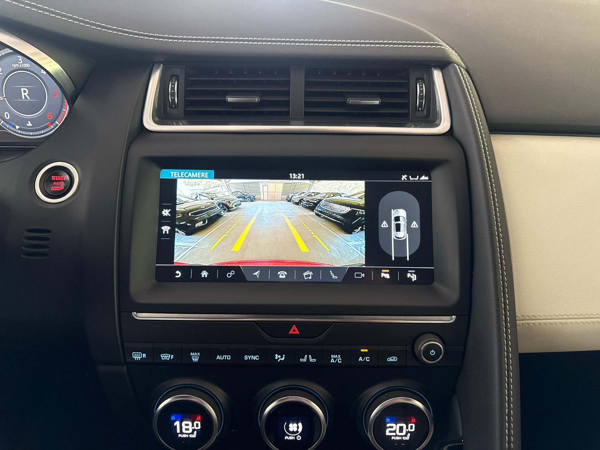 JAGUAR E-Pace 2.0 D 180 R-Dynamic SE AWD-image-13