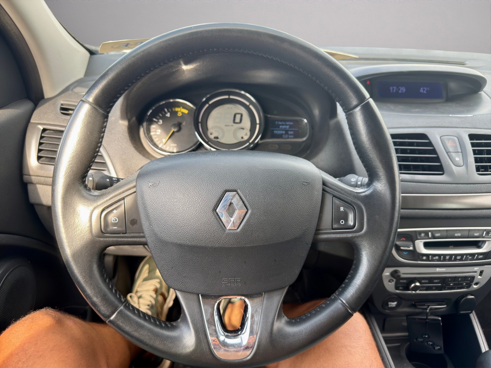 RENAULT Mégane 1.5 dCi Bose-image-12