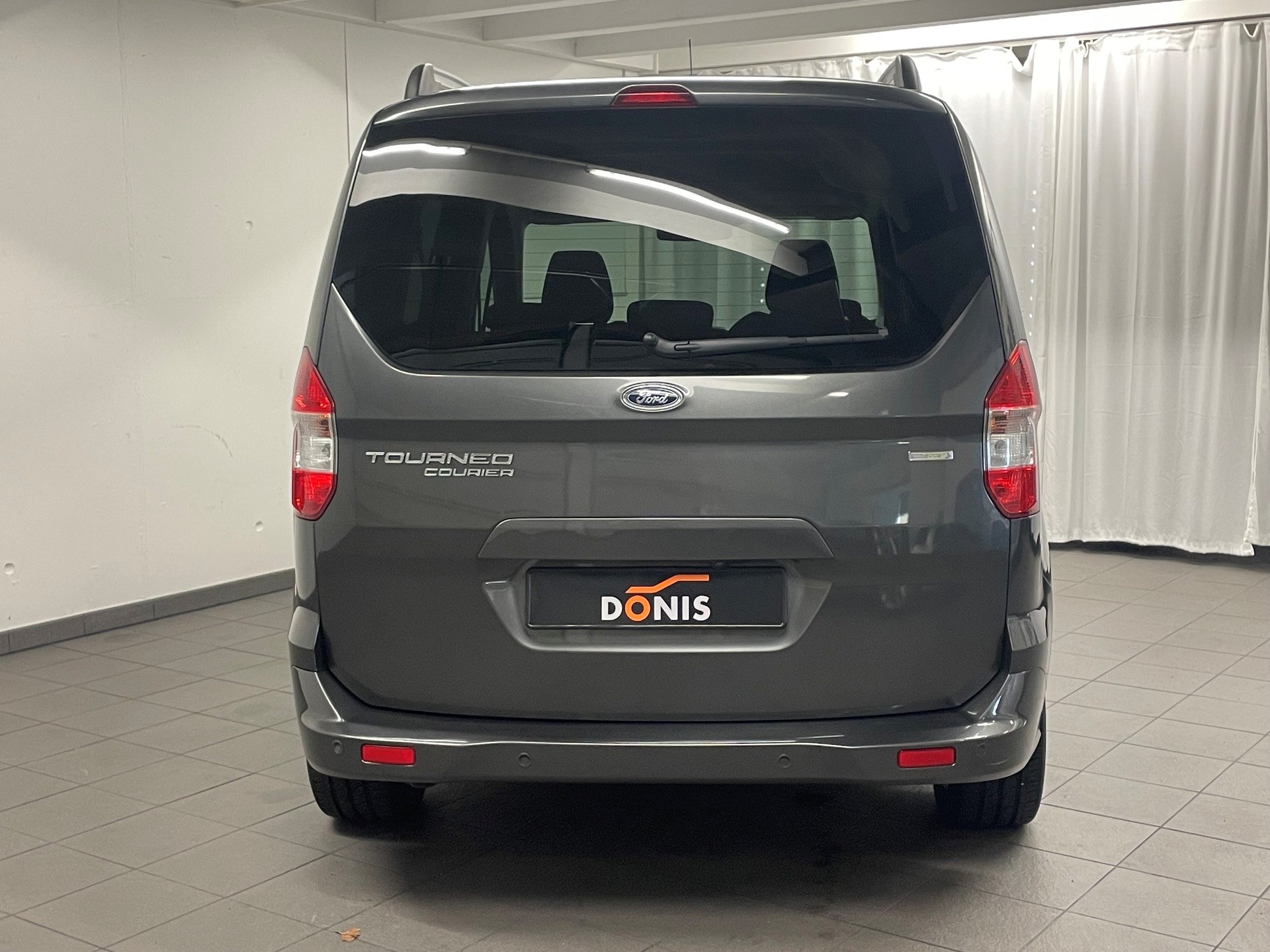 FORD Tourneo Courier 1.0 SCTi Titanium-image-5
