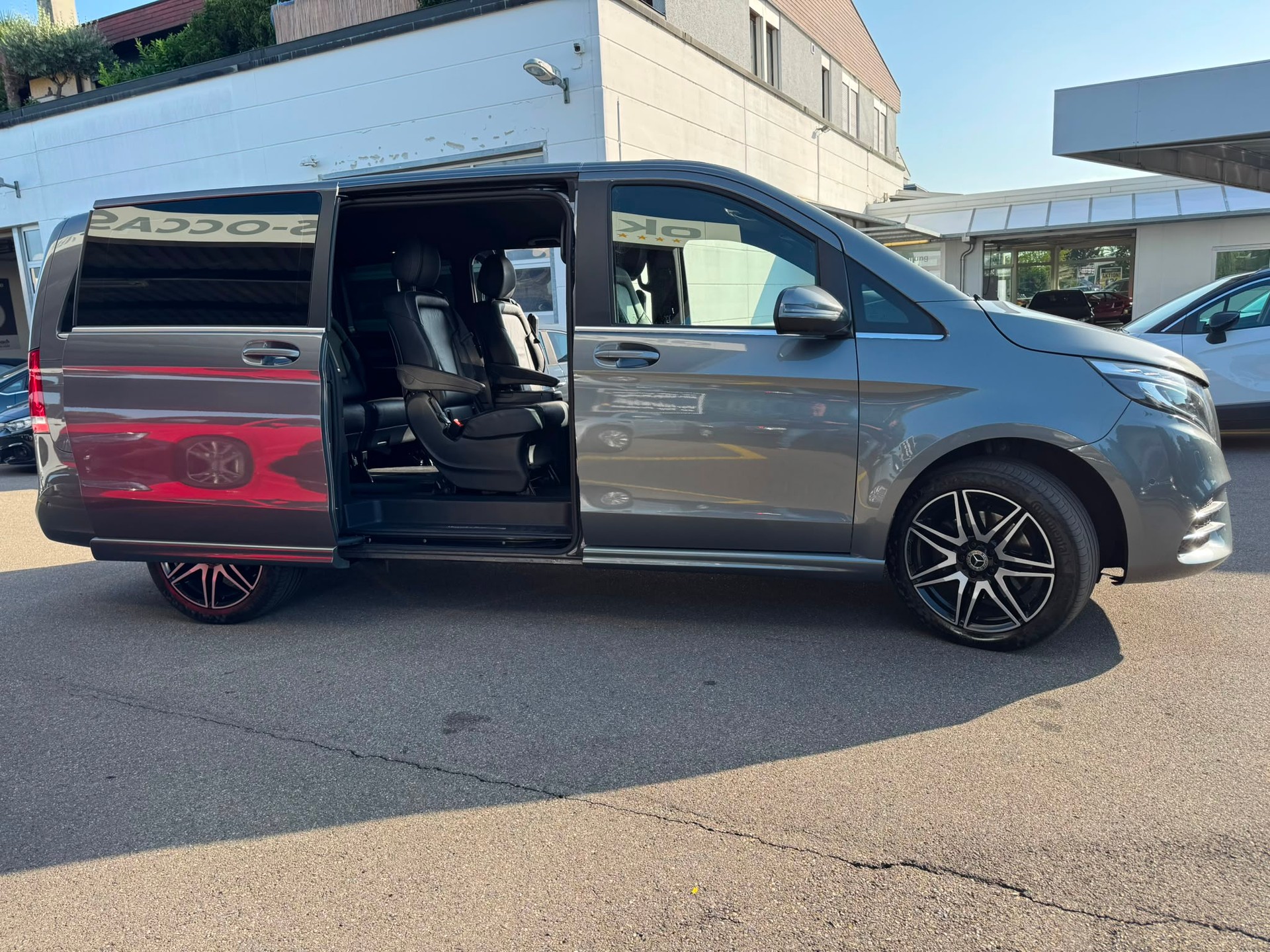 MERCEDES-BENZ V 300 d lang Avantgarde 4Matic 9G-Tronic-image-3
