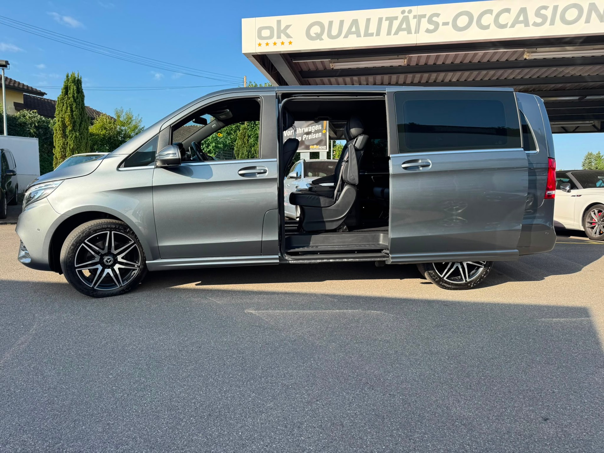 MERCEDES-BENZ V 300 d lang Avantgarde 4Matic 9G-Tronic-image-2
