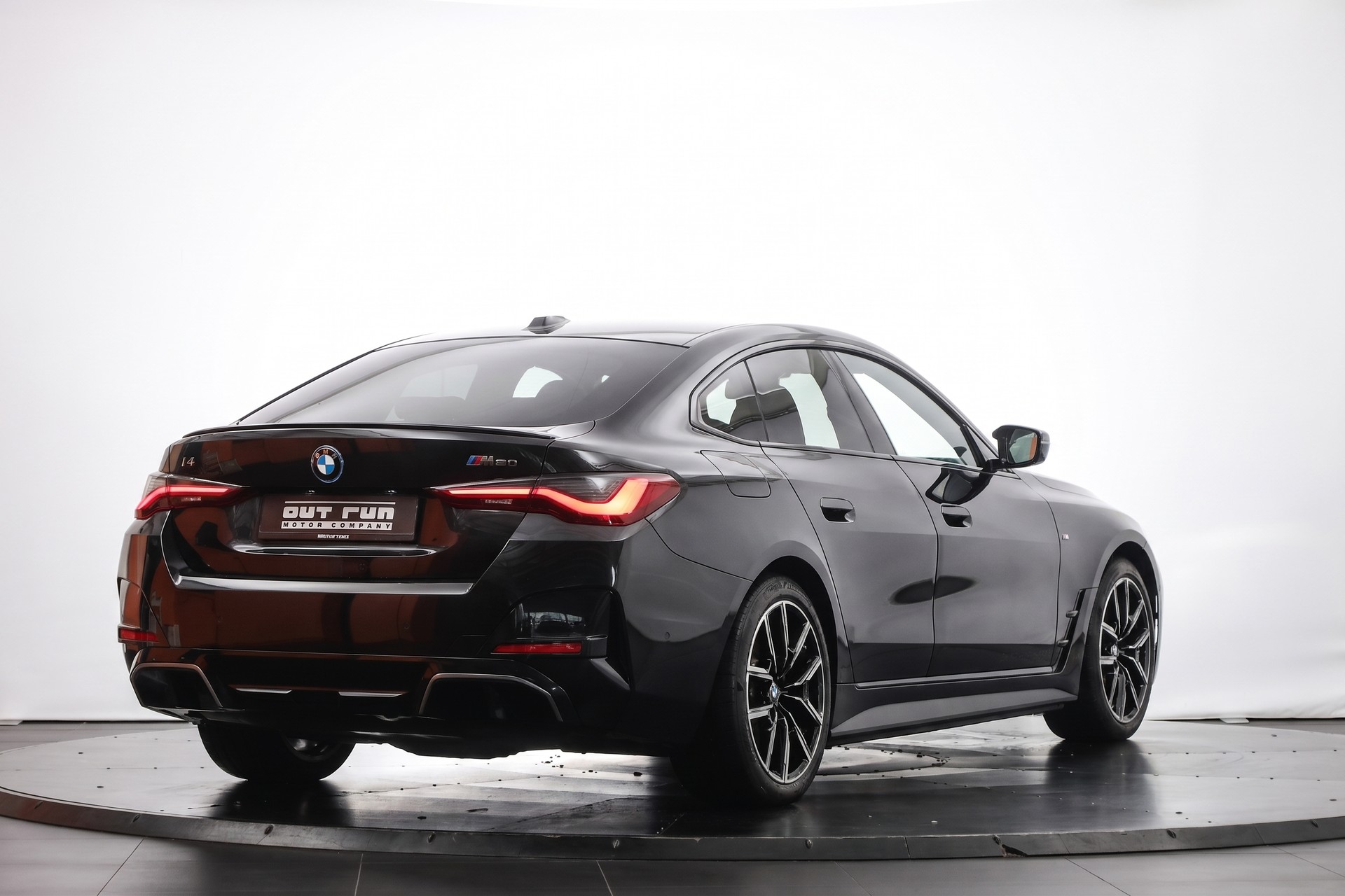 BMW i4 M50-showroom-element-3