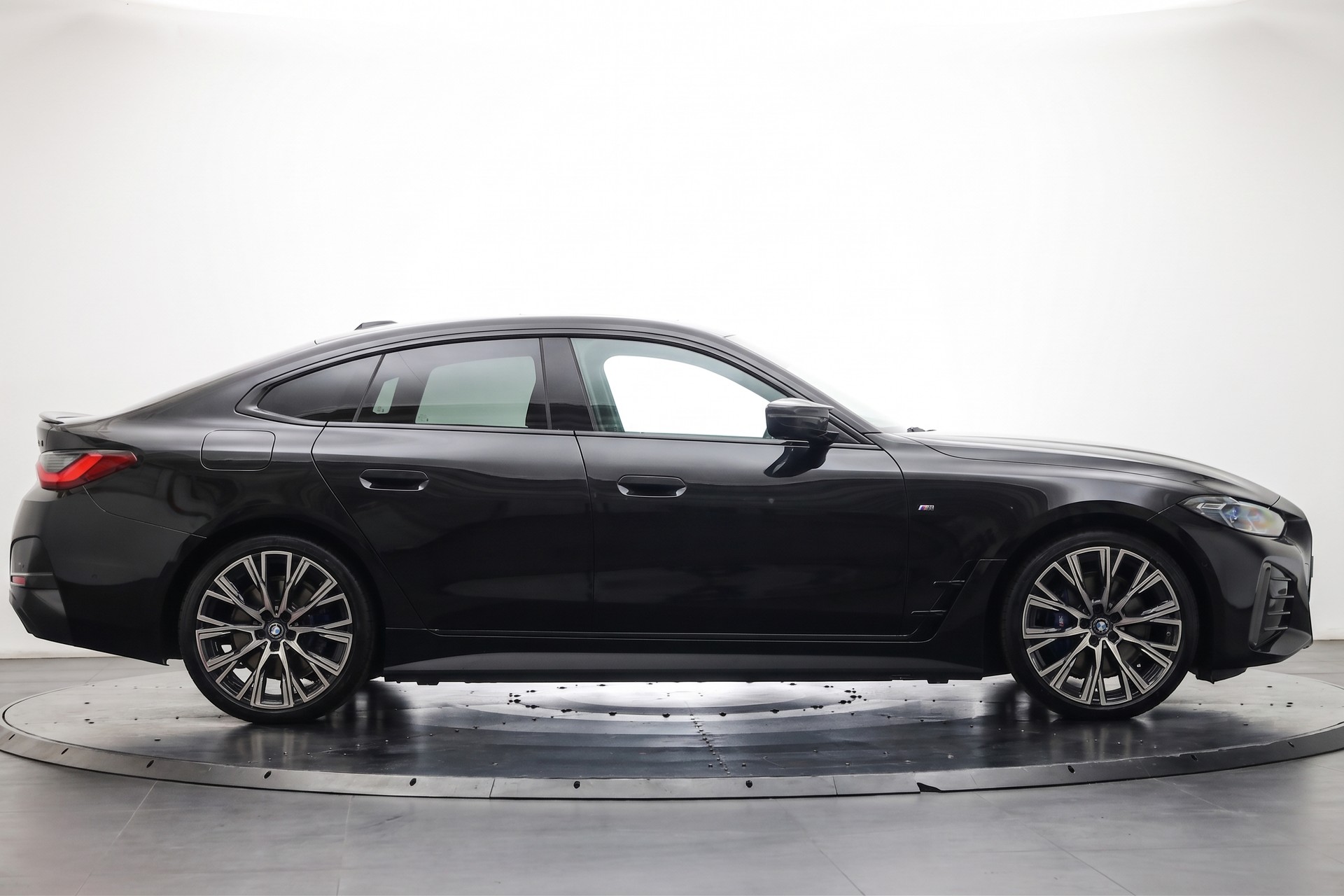 BMW i4 M50-image-4