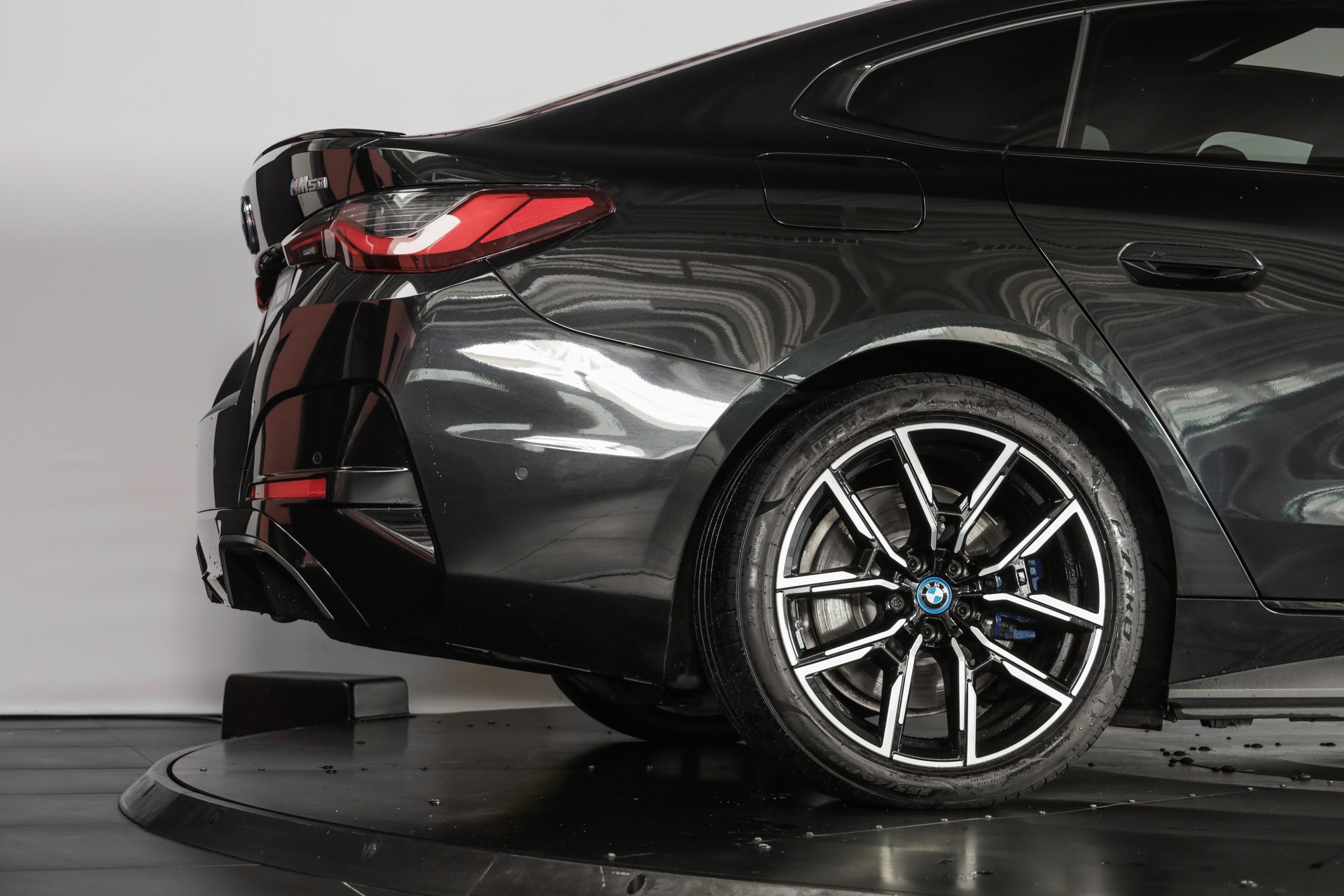 BMW i4 M50-image-7