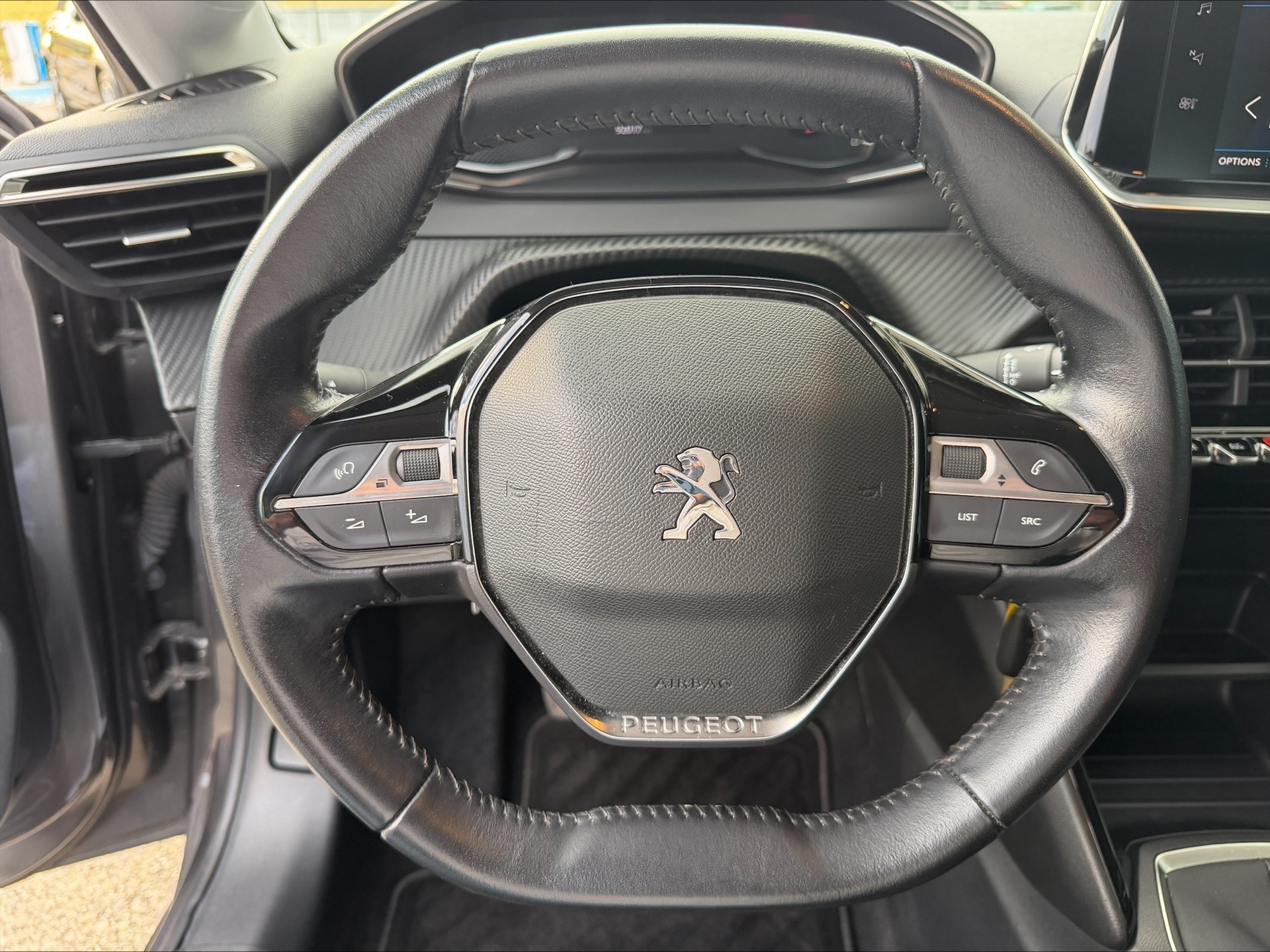 PEUGEOT 208 1.2 PureTech Active-image-6