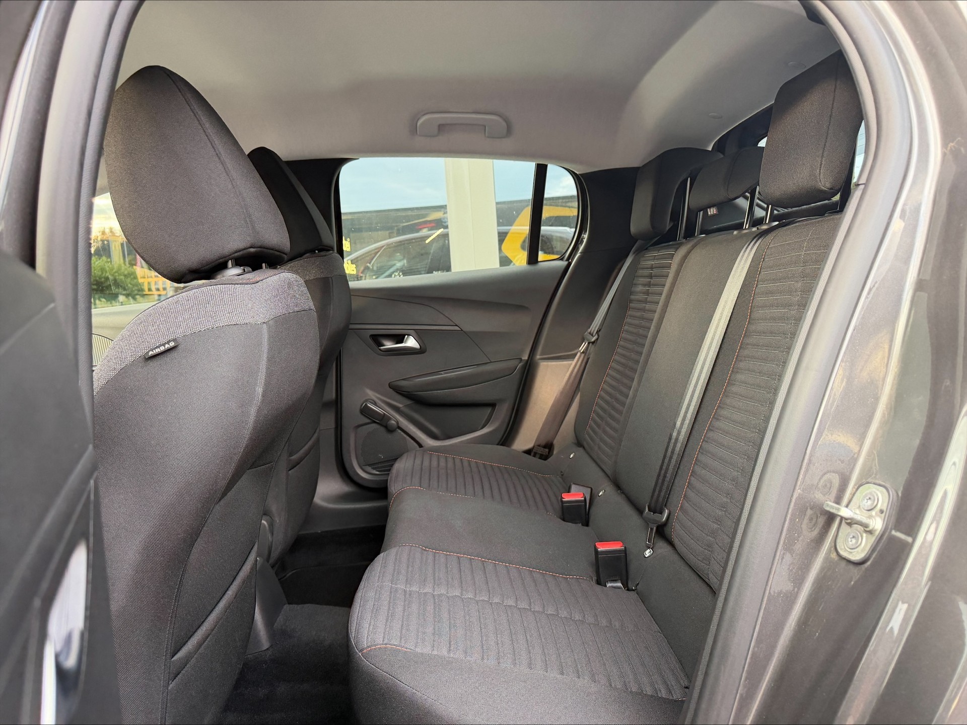 PEUGEOT 208 1.2 PureTech Active-image-8