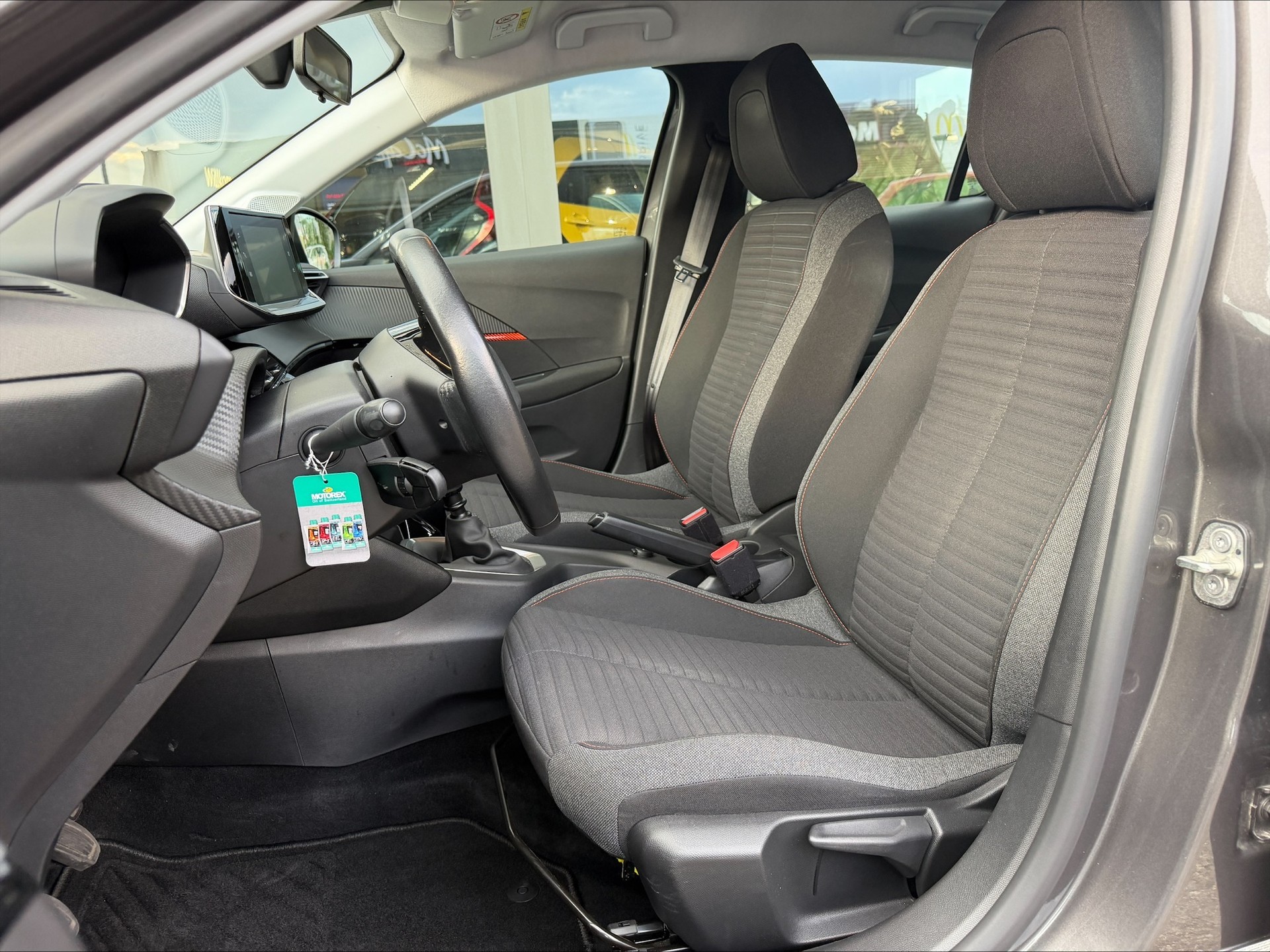 PEUGEOT 208 1.2 PureTech Active-image-3