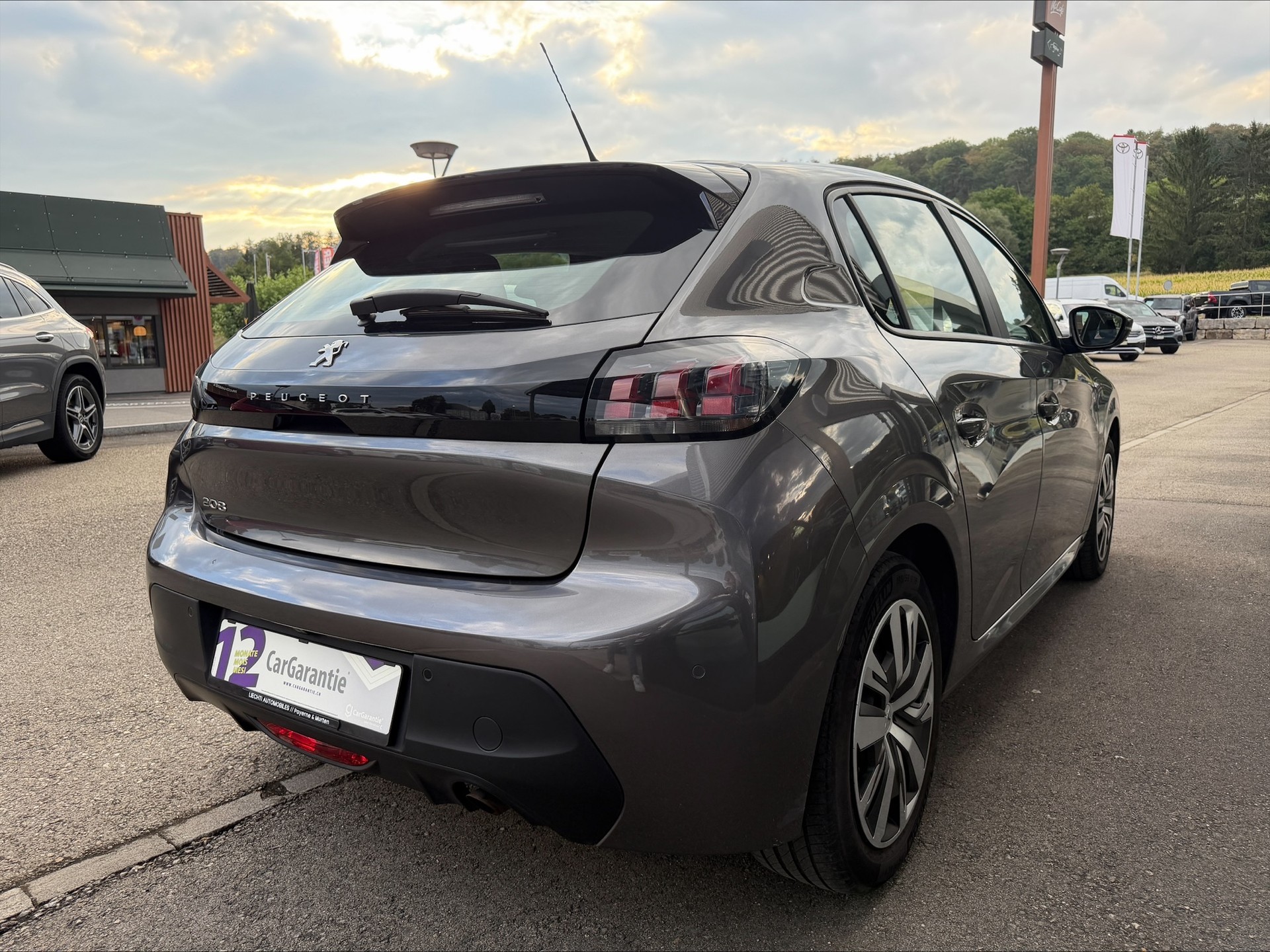 PEUGEOT 208 1.2 PureTech Active-image-11