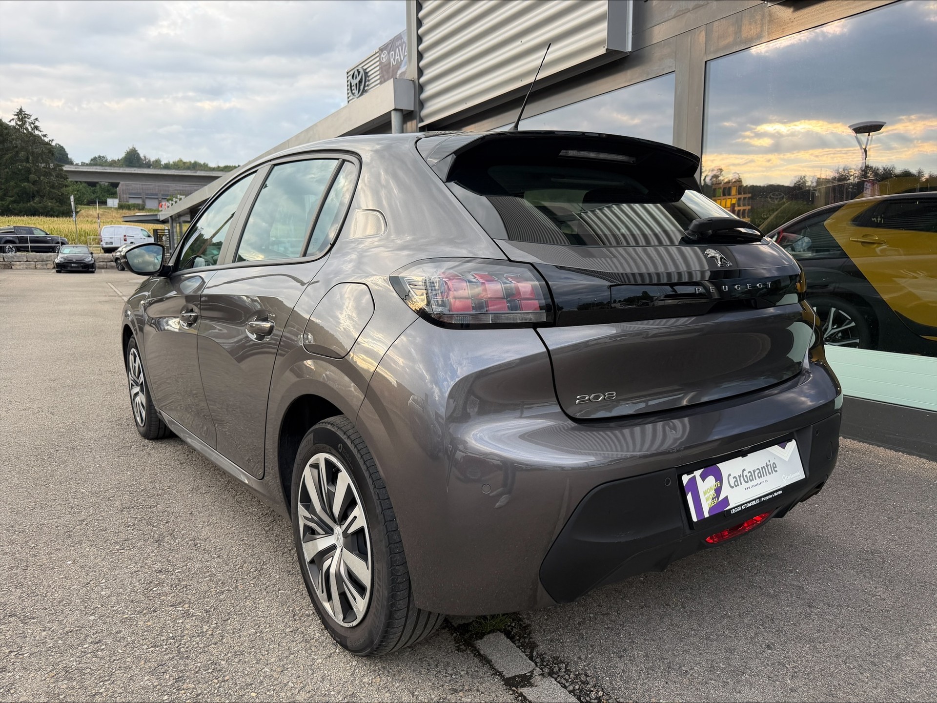 PEUGEOT 208 1.2 PureTech Active-image-9