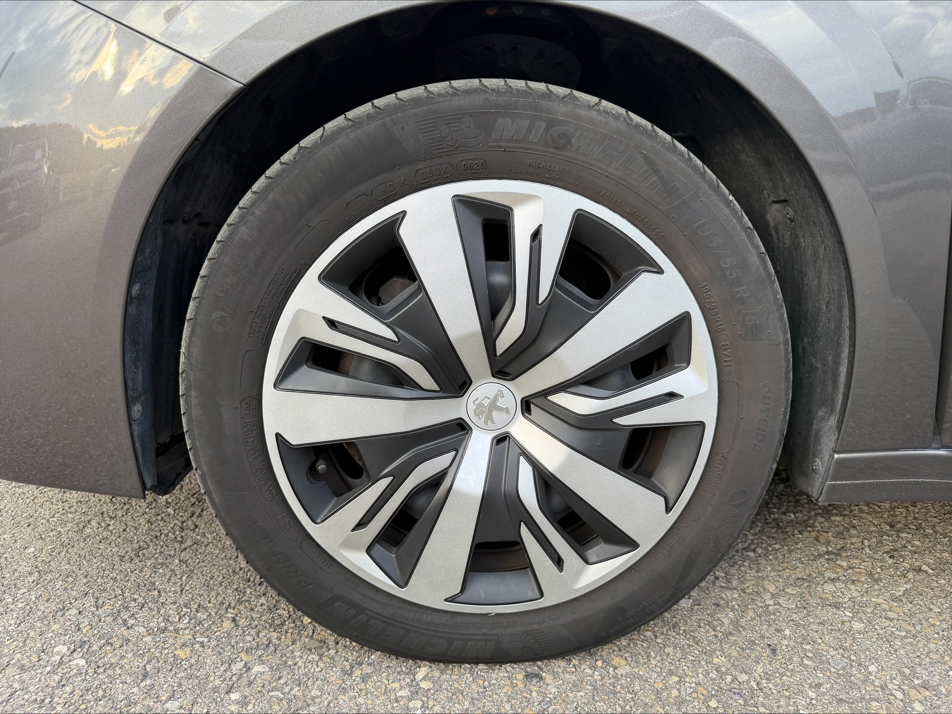 PEUGEOT 208 1.2 PureTech Active-image-12