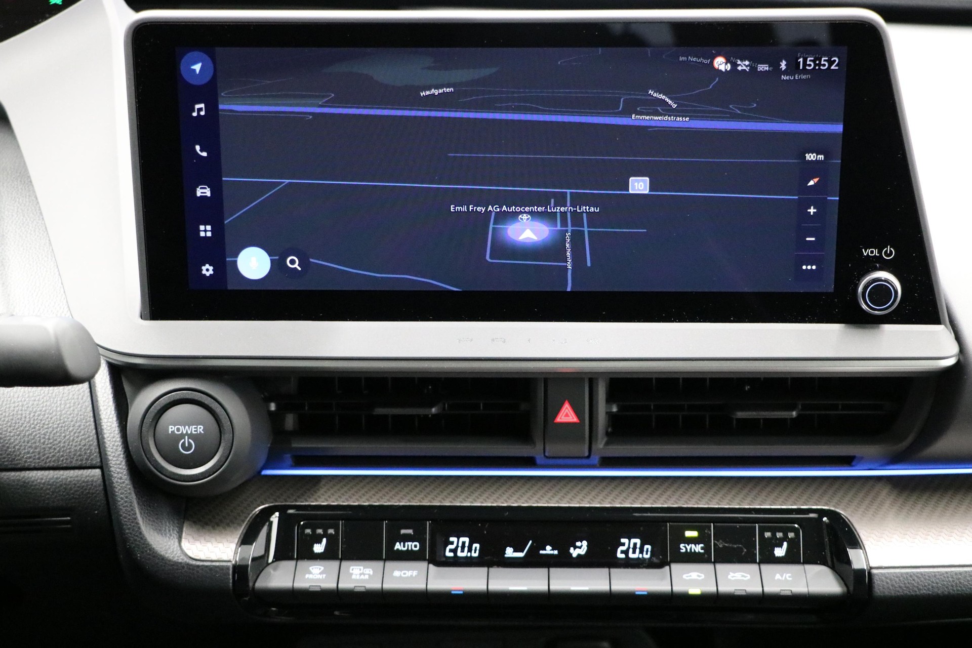 TOYOTA Prius 2.0 Plug-In-Hybrid Style-image-8