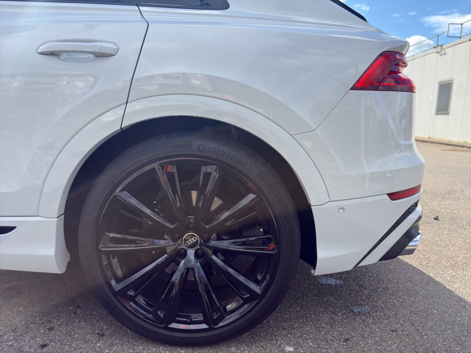 AUDI SQ8 4.0 V8 TFSI quattro T-Tronic-image-14