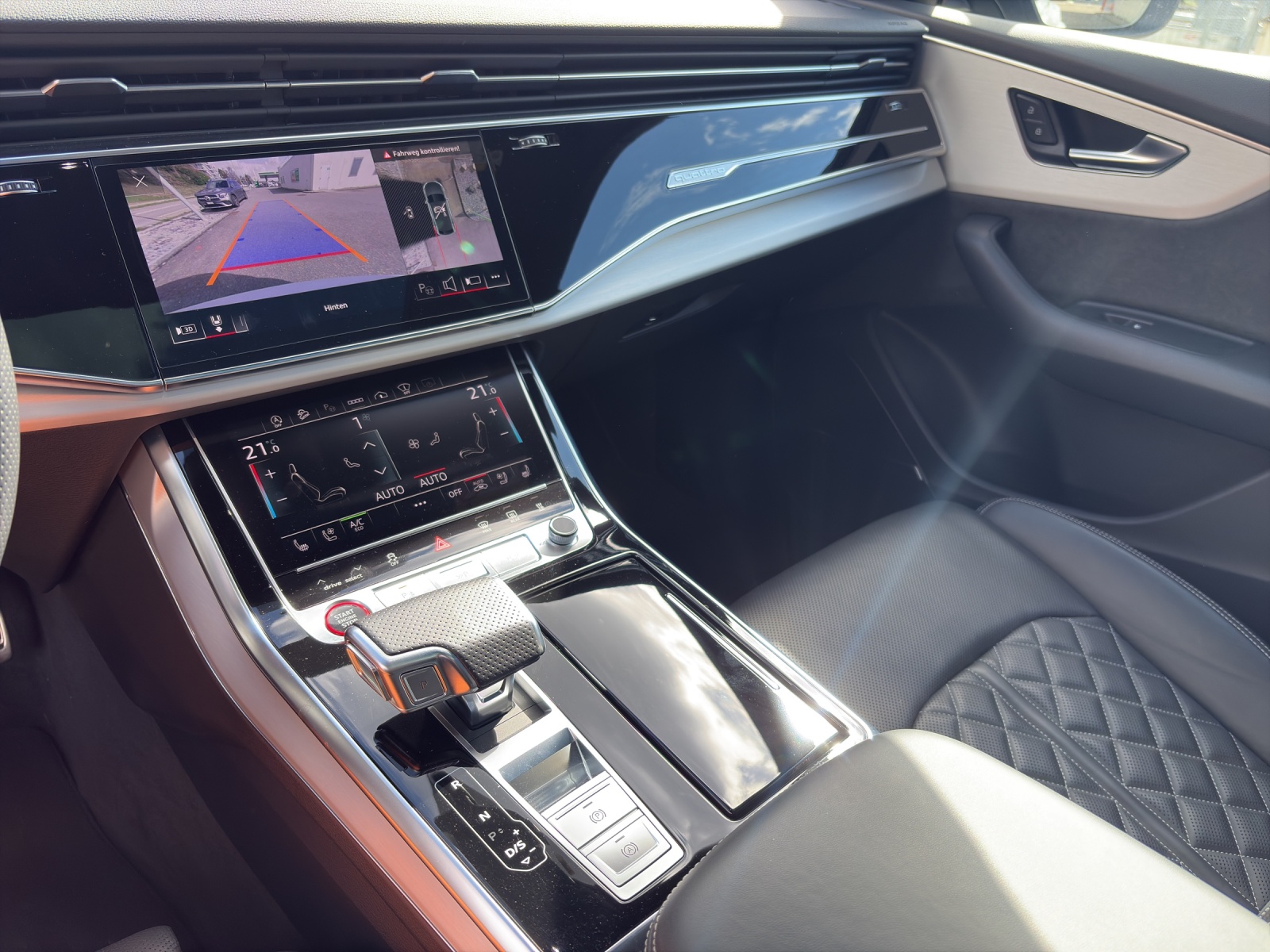 AUDI SQ8 4.0 V8 TFSI quattro T-Tronic-image-10