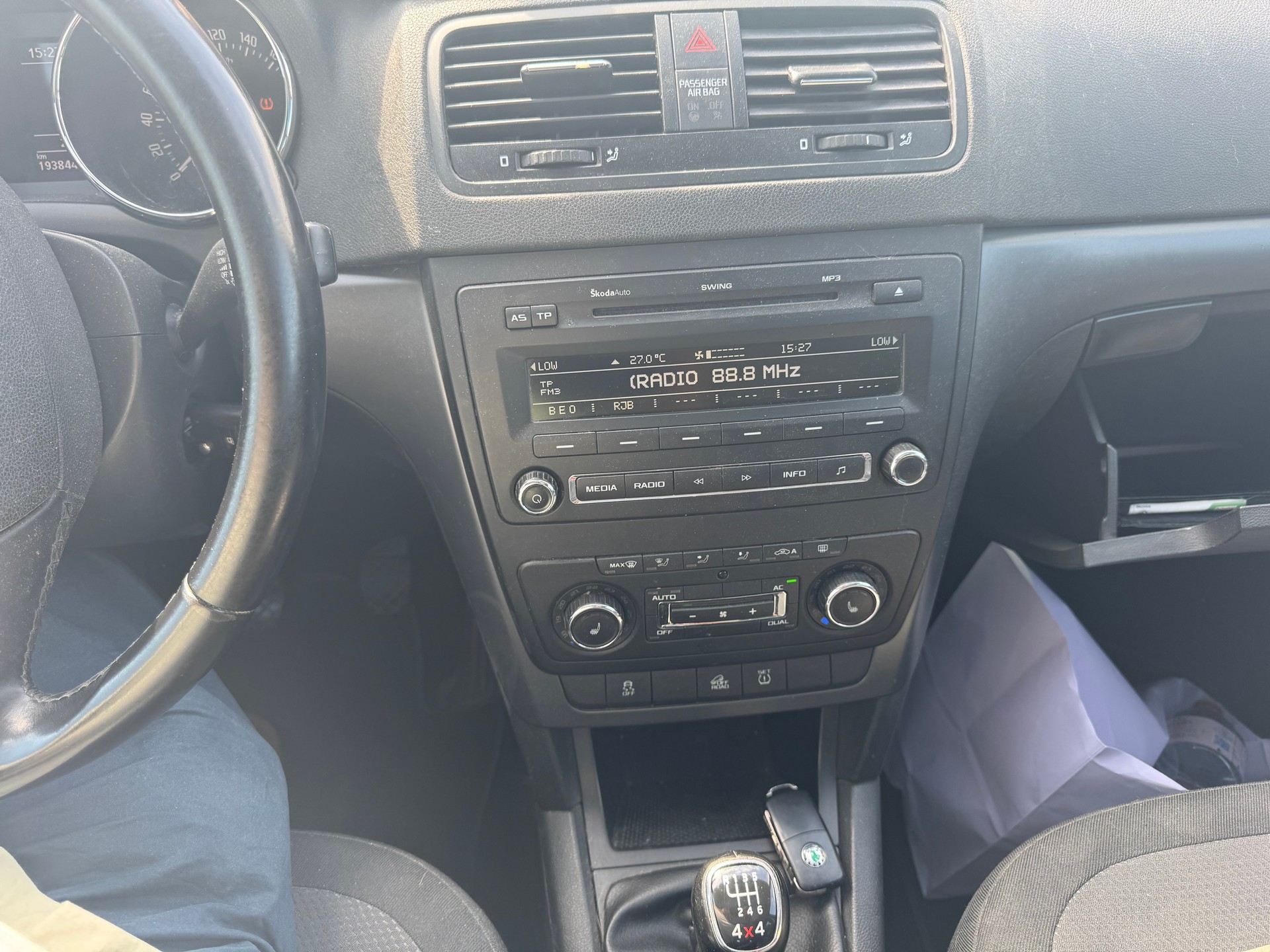 SKODA Yeti 2.0 TDI Active 4x4-image-7