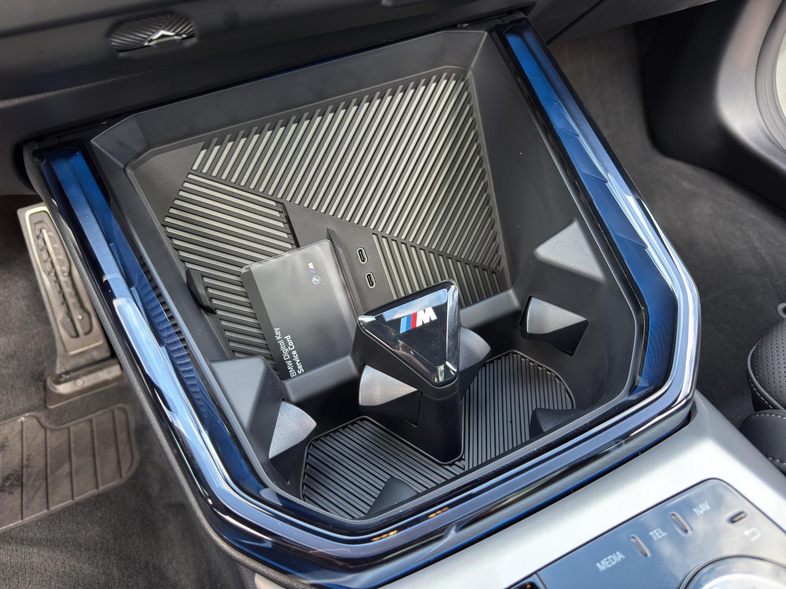BMW X3 M50i-image-10