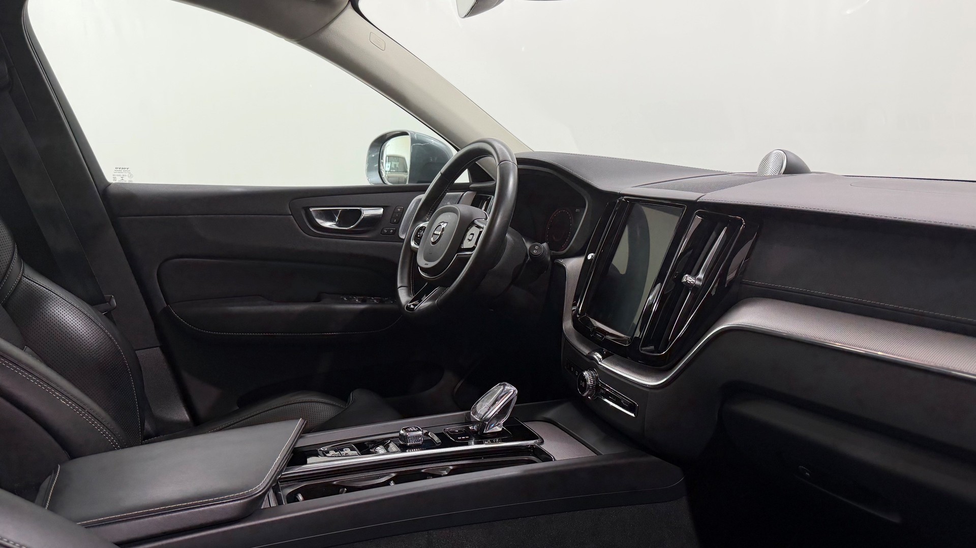 VOLVO XC60 2.0 T8 TE Inscription eAW-image-3