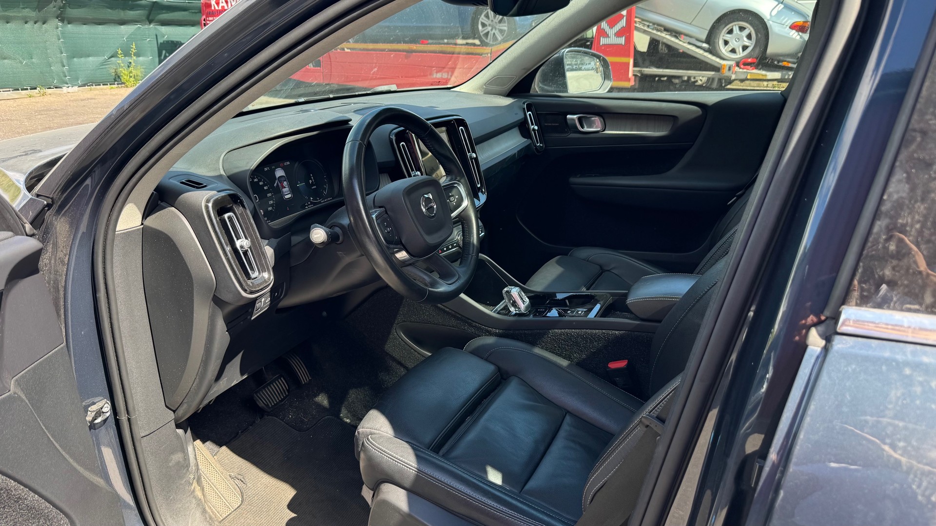 VOLVO XC40 T5 TwE Inscription DCT-image-12