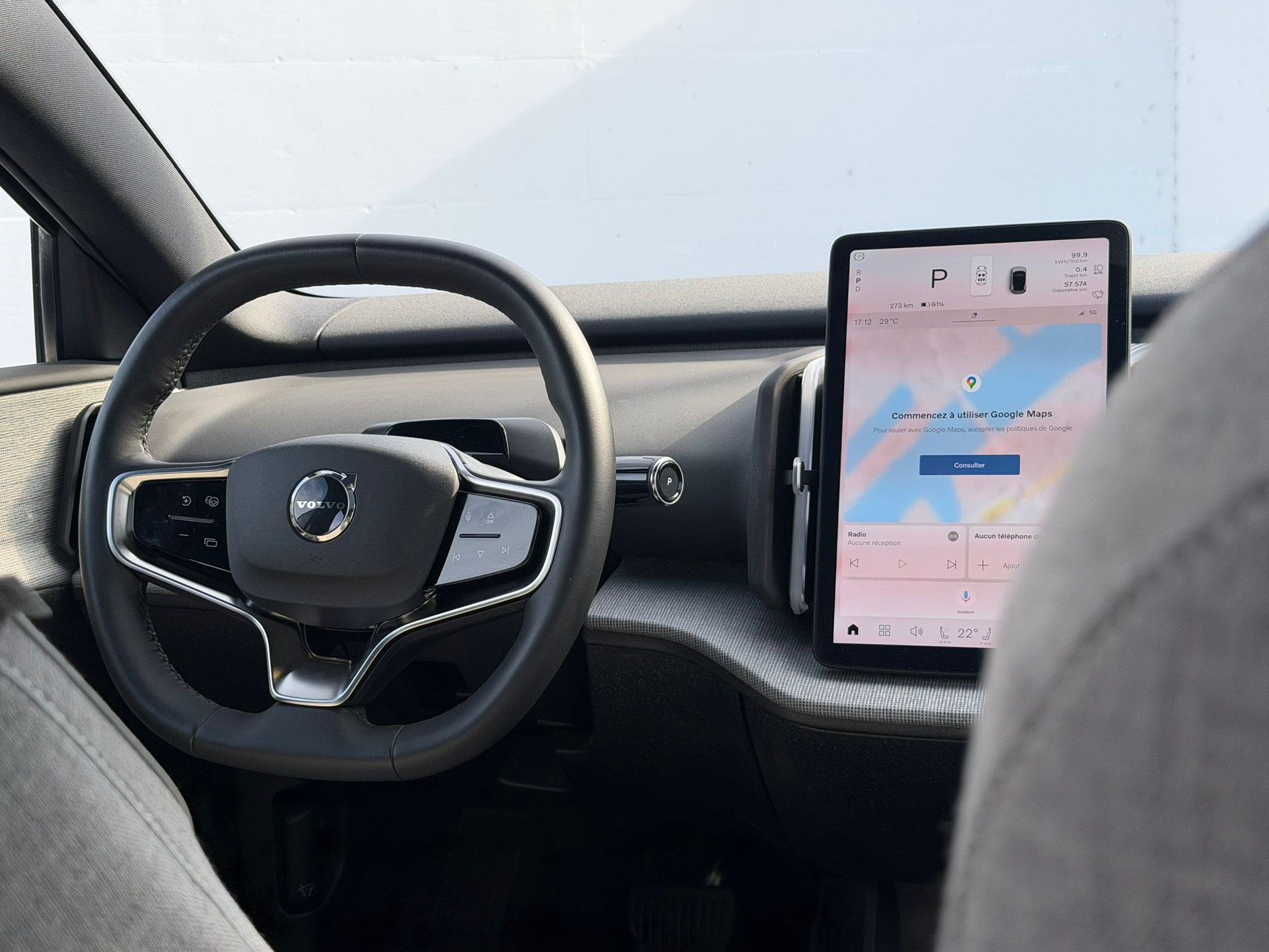 VOLVO EX30 E60 69kWh Twin Ultra-image-7